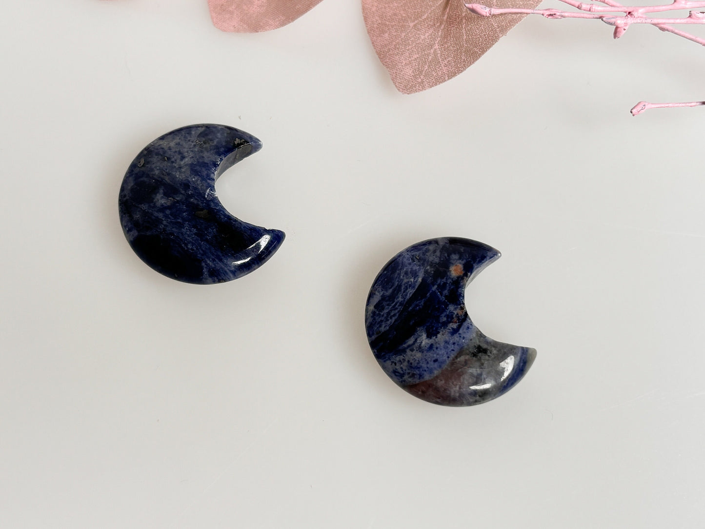 Sodalite Moon Carving - Perfect decoration or to take away, ideal for spiritual energy and harmony, unique and beautiful