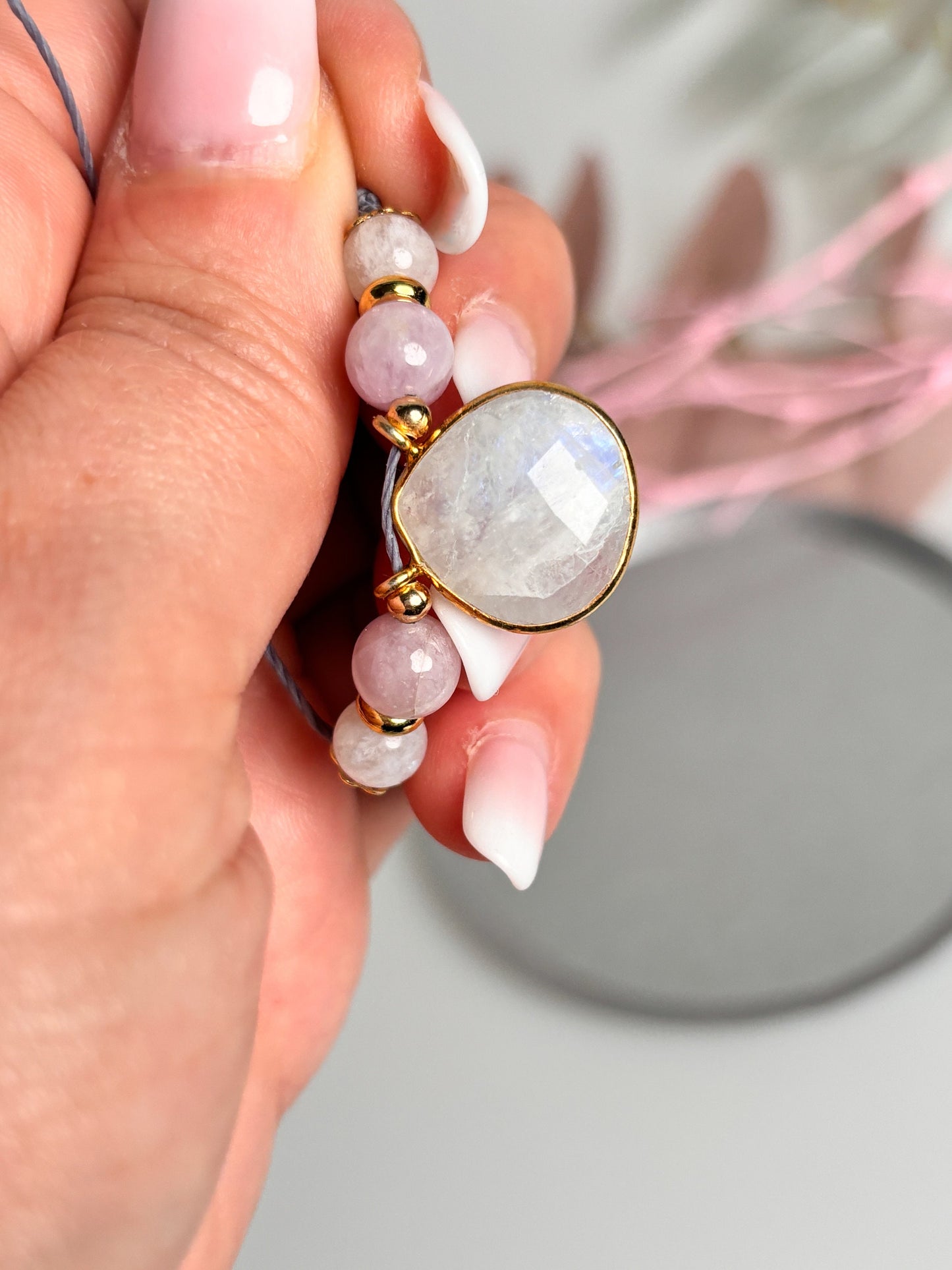 Beautiful simple necklace with moonstone pendant and kunzite beads | Handmade gemstone jewelry | Spiritual jewelry | Gift for her