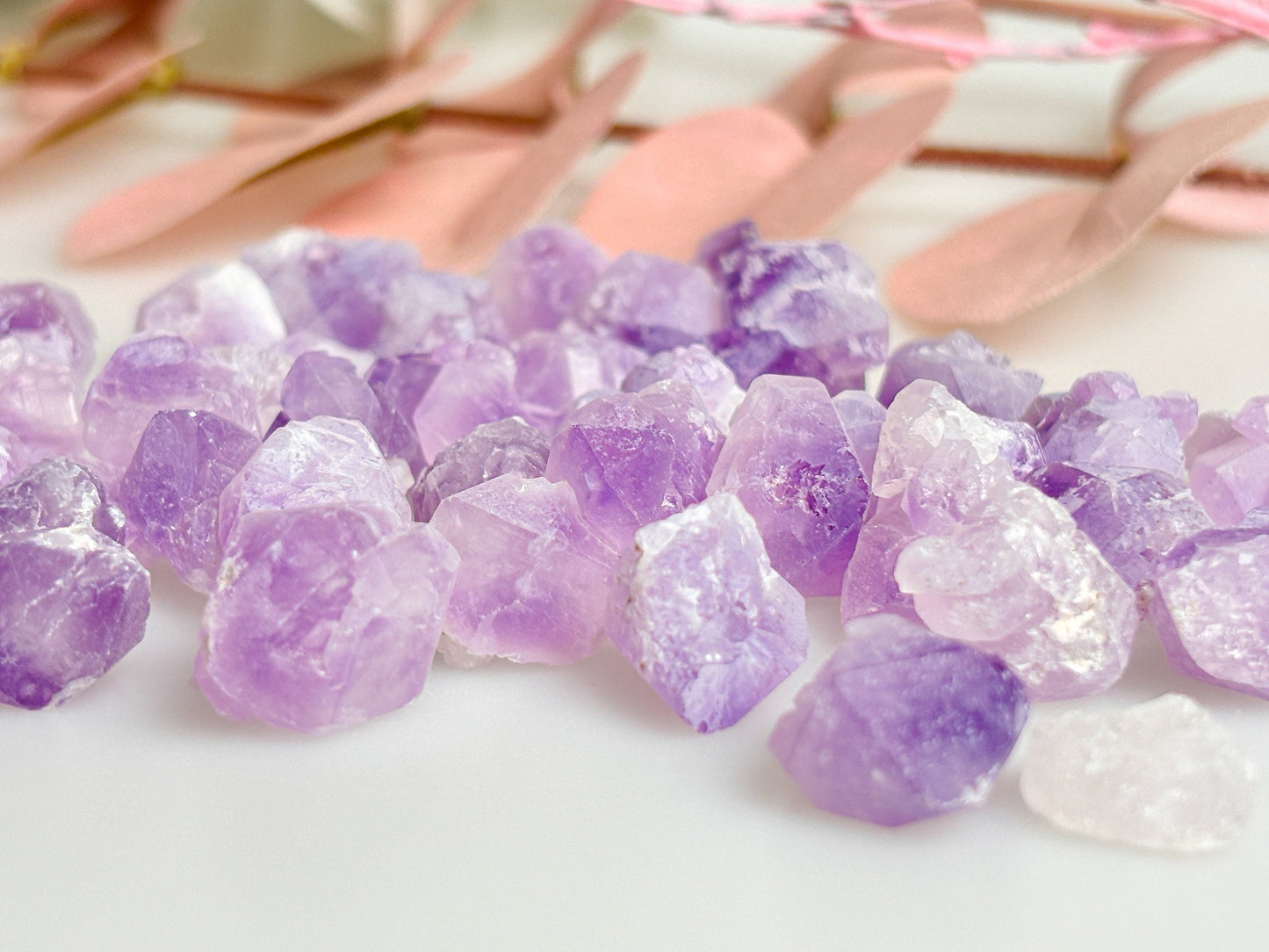 Amethyst rough stone chips small – Perfect for water energization & decoration – Energetic healing stones for the home