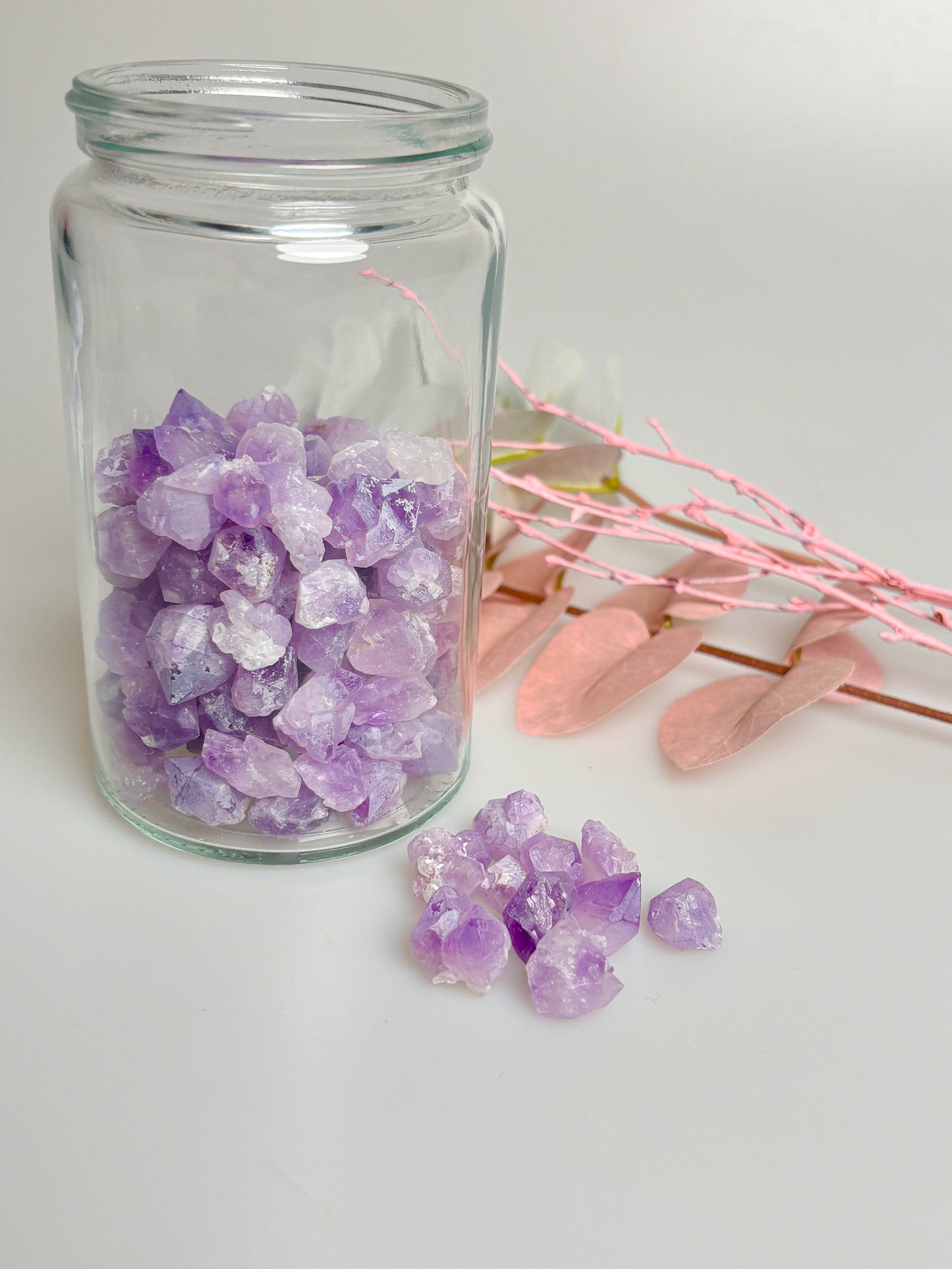 Amethyst rough stone chips small – Perfect for water energization & decoration – Energetic healing stones for the home