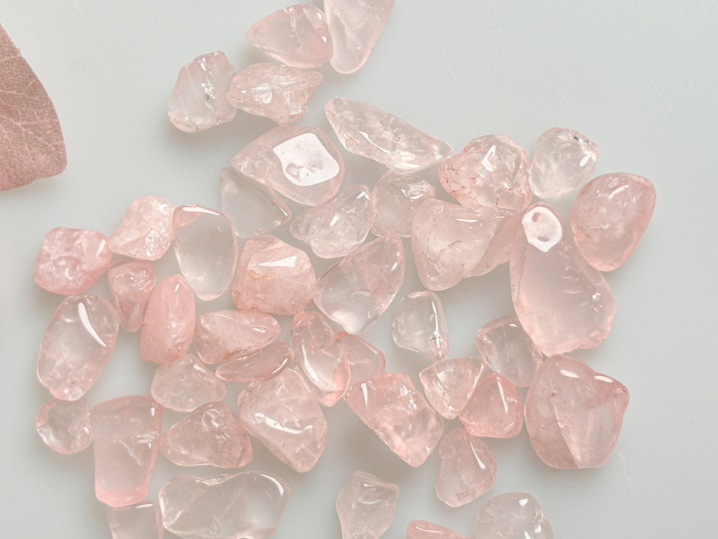 Rosenquarz Chips – Optimal zur Wasserenergetisierung oder als Deko – Sehr Transparent, Hochwertig und Vielseitig einsetzbar