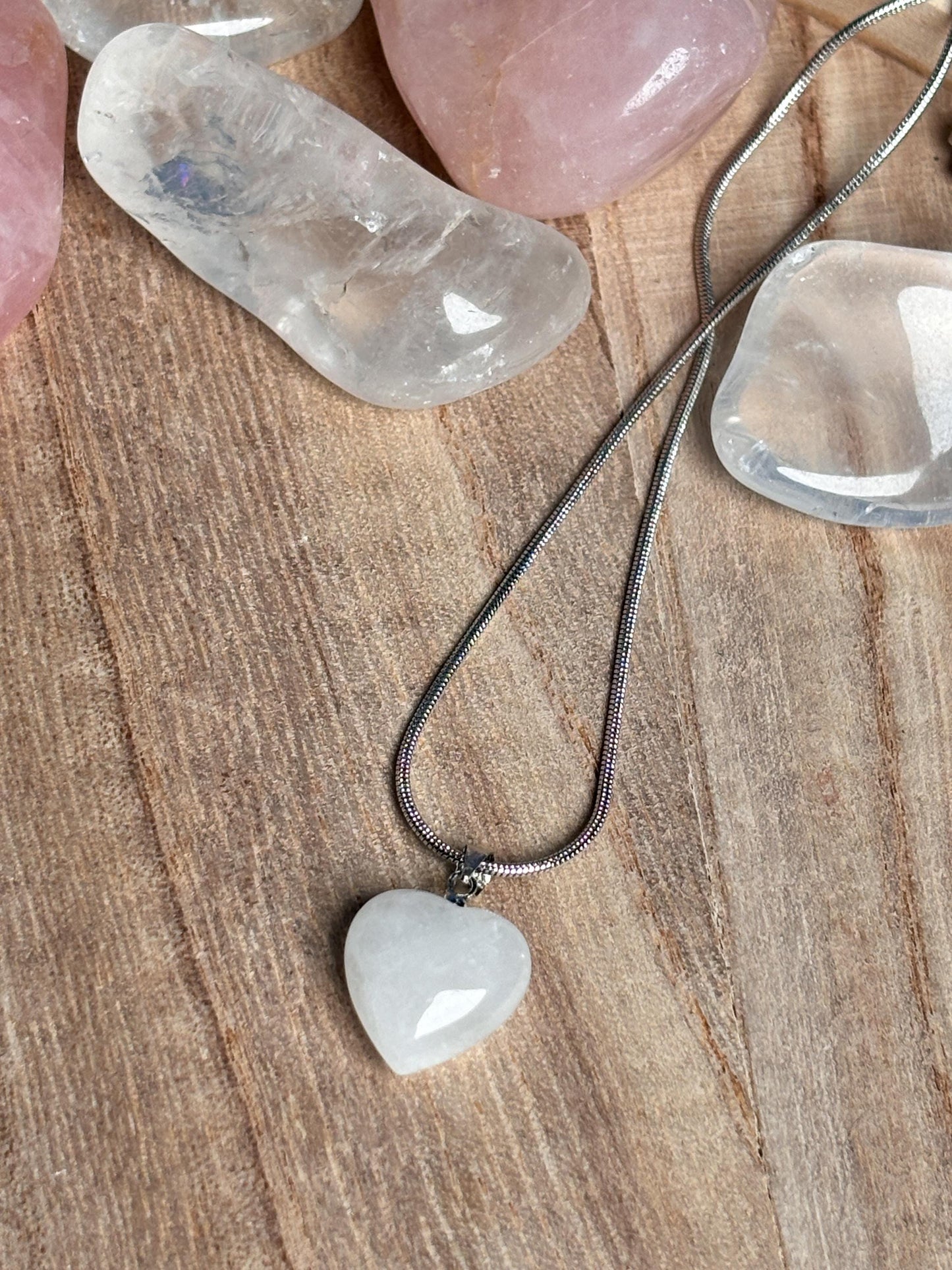 Necklace pendant heart rock crystal small| healing stone| white| transparent| silver| crystal