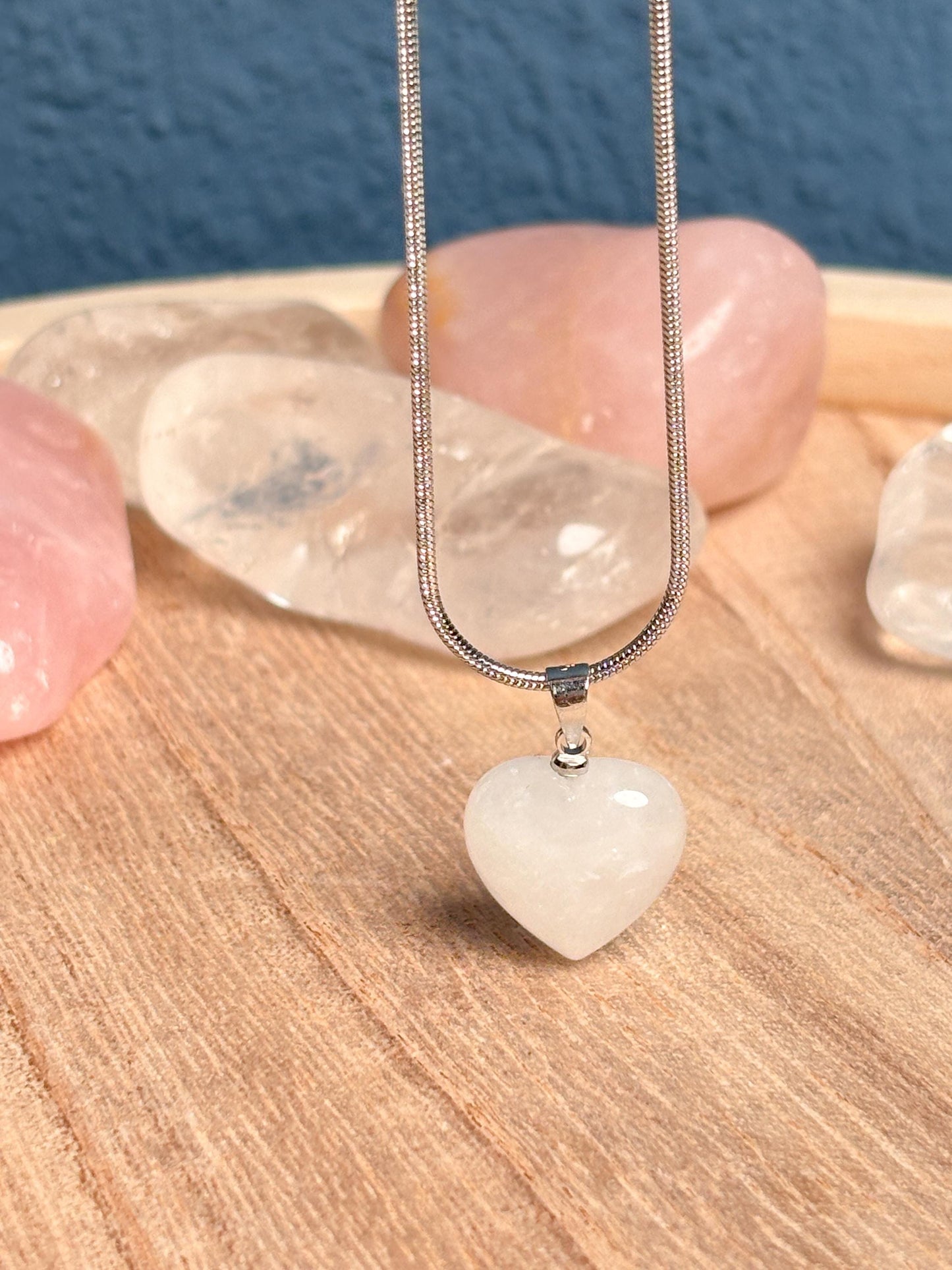 Necklace pendant heart rock crystal small| healing stone| white| transparent| silver| crystal