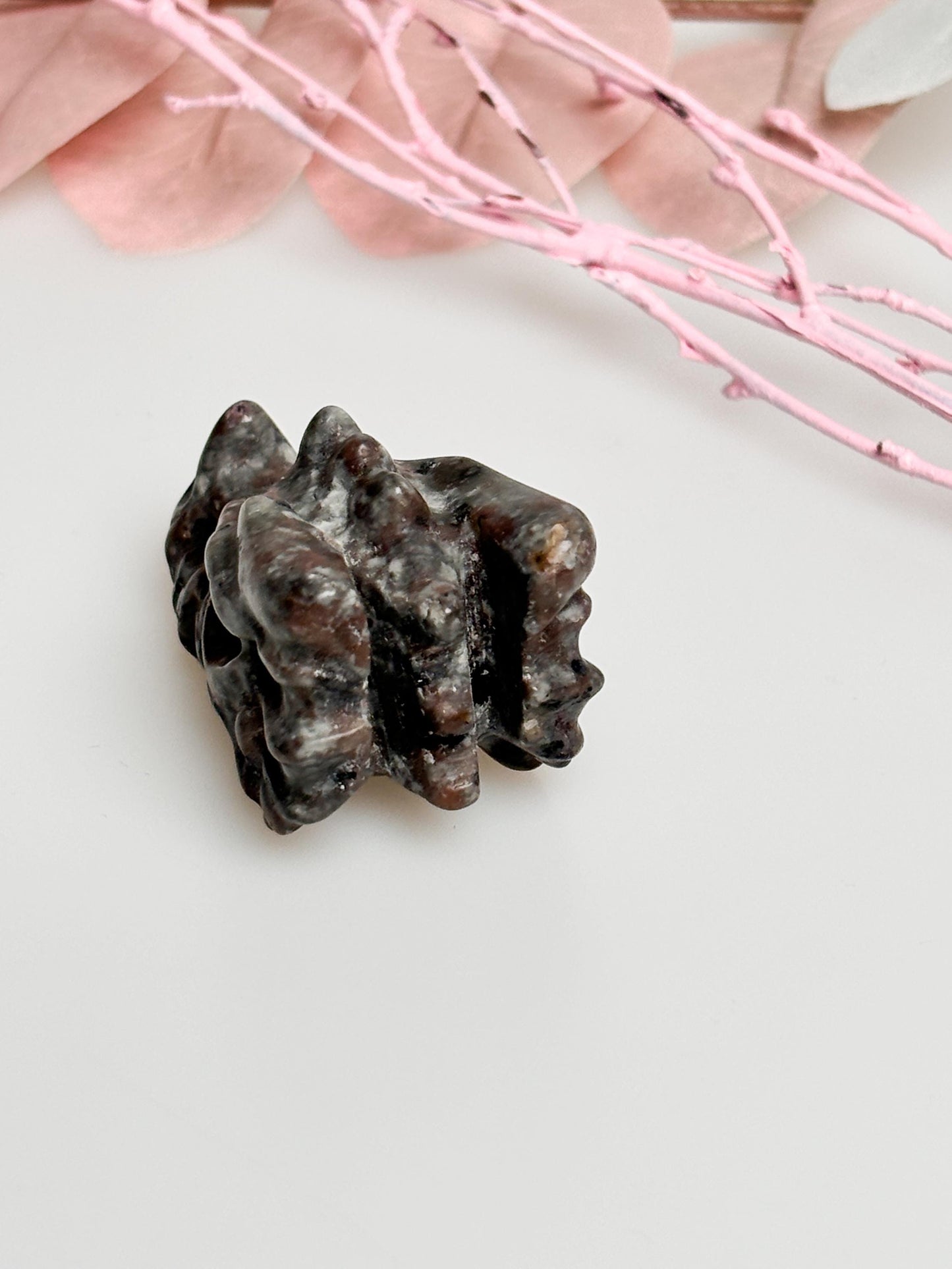 Drachenkopf Carving aus Yooperlite,Größe ca. 5,1x2,6 cm, Einzigartige Dekoration, Spirituelles Geschenk