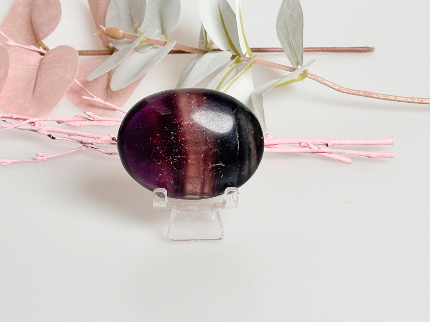 Beautiful Fluorite Palmstone with Unique Banding – Handmade, 82 g, for Meditation, Energy Work and Decoration
