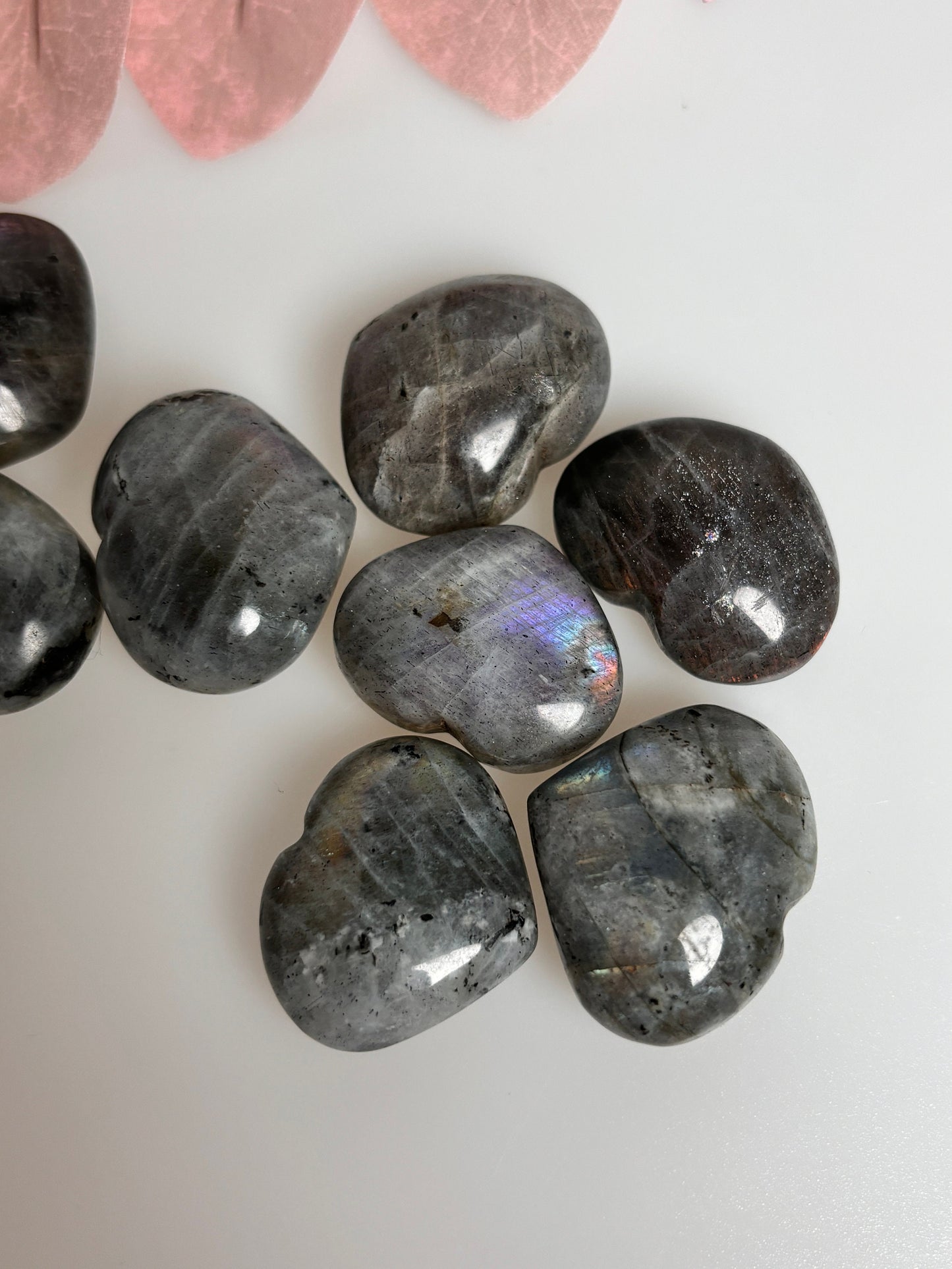 Premium labradorite hearts with impressive flash: also available in pink and purple, three sizes