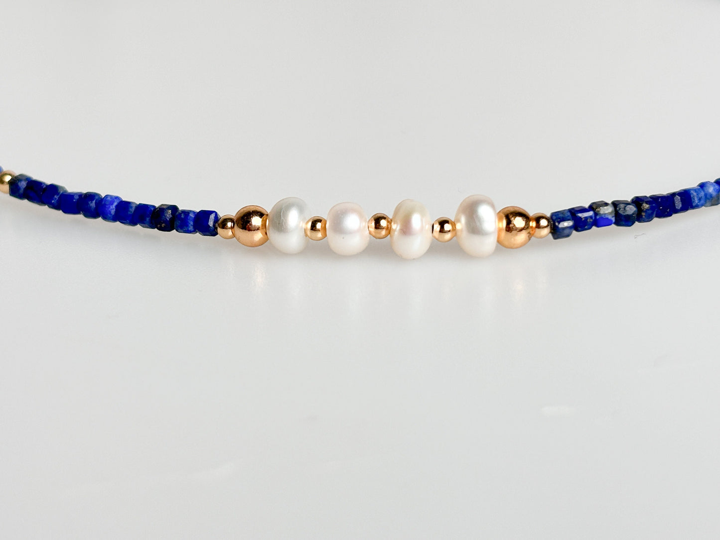 Delicate short necklace made of lapis lazuli cube beads & real freshwater pearls – elegant jewelry for special occasions