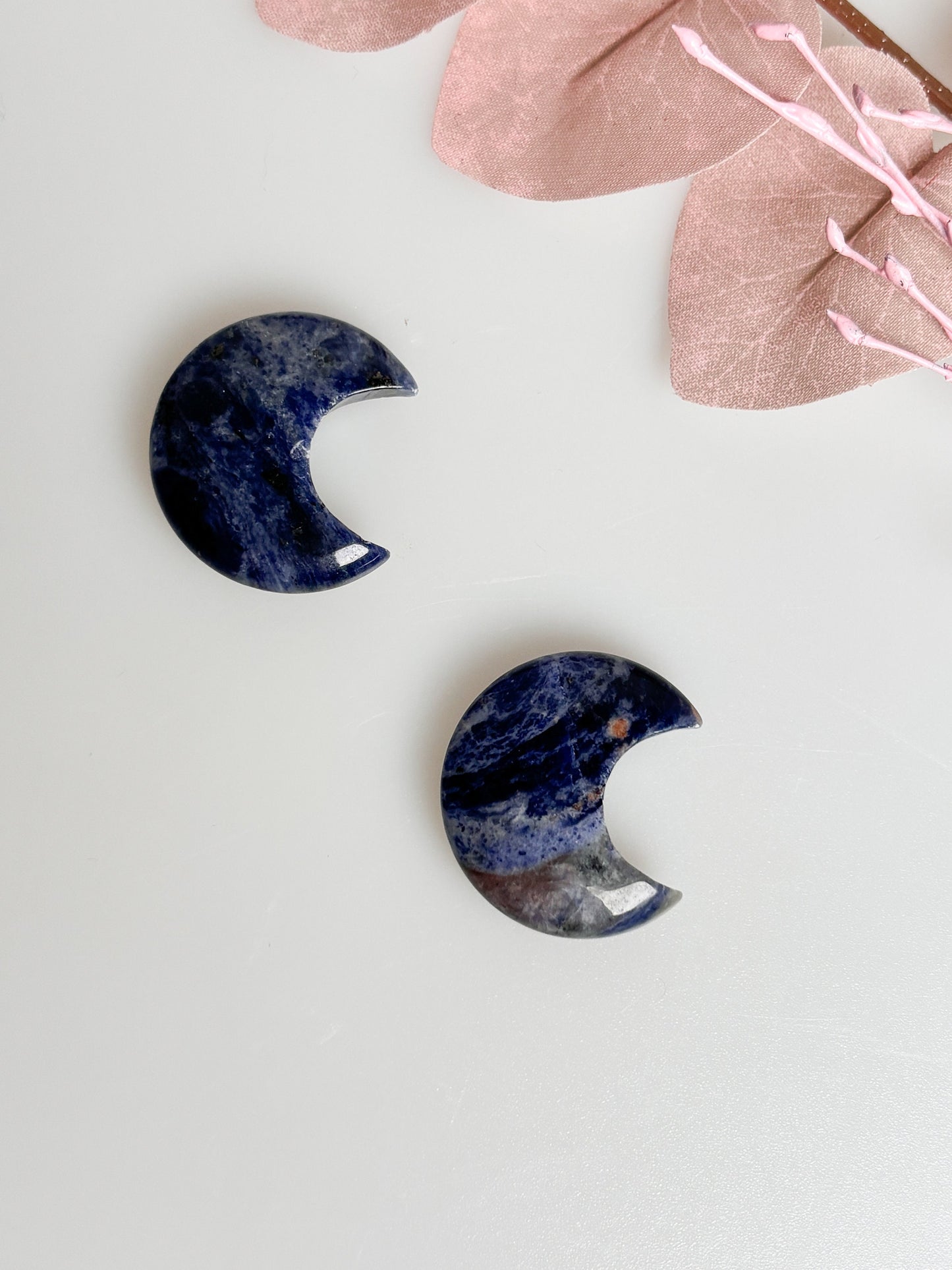 Sodalite Moon Carving - Perfect decoration or to take away, ideal for spiritual energy and harmony, unique and beautiful