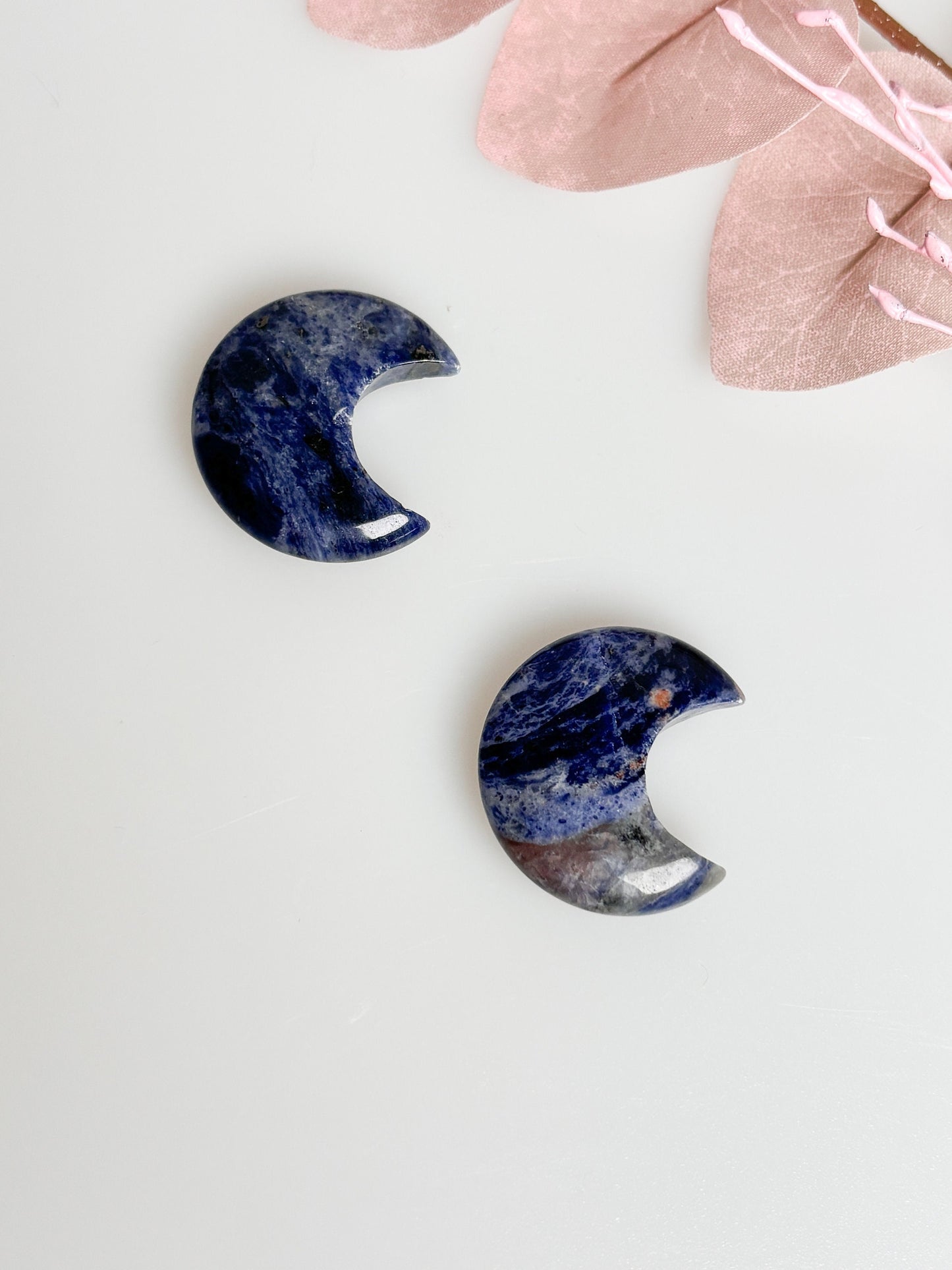 Sodalite Moon Carving - Perfect decoration or to take away, ideal for spiritual energy and harmony, unique and beautiful