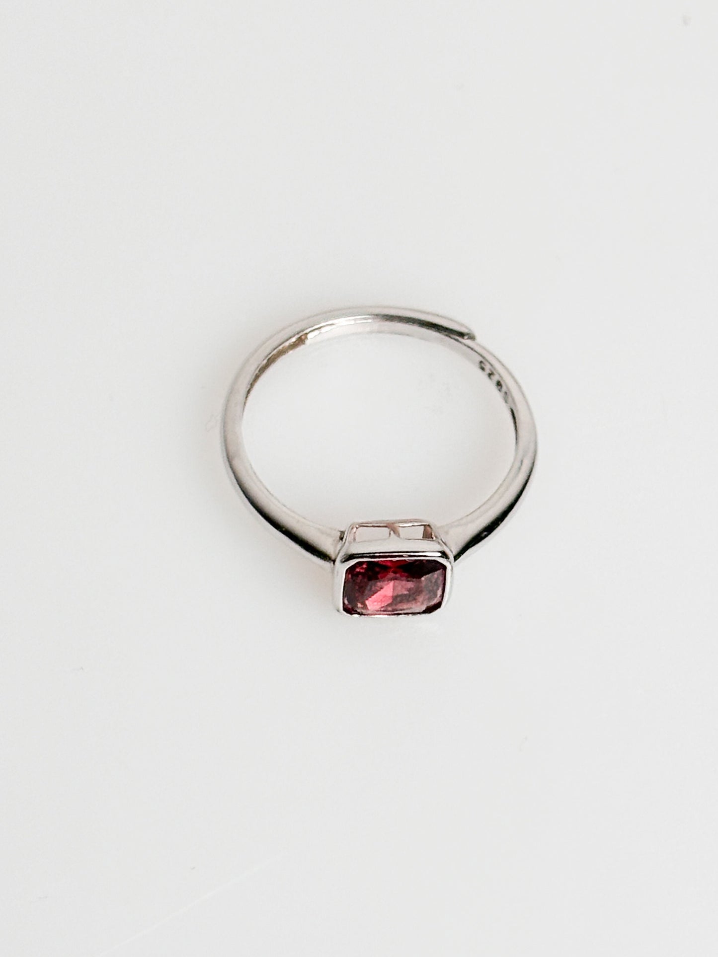 Elegant red garnet silver ring 925 - gemstone ring - timeless jewelry - high-quality 925 silver - gift idea