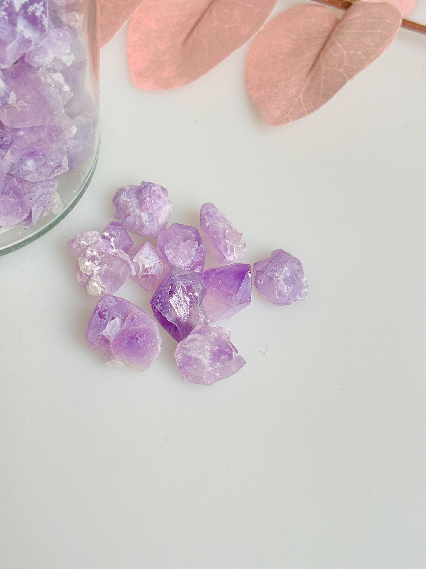 Amethyst rough stone chips small – Perfect for water energization & decoration – Energetic healing stones for the home