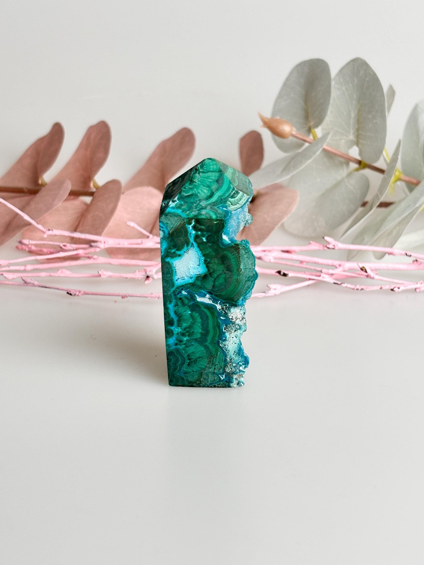 High-quality tower made of chrysocolla and malachite with fascinating druzy side, energy and healing stone