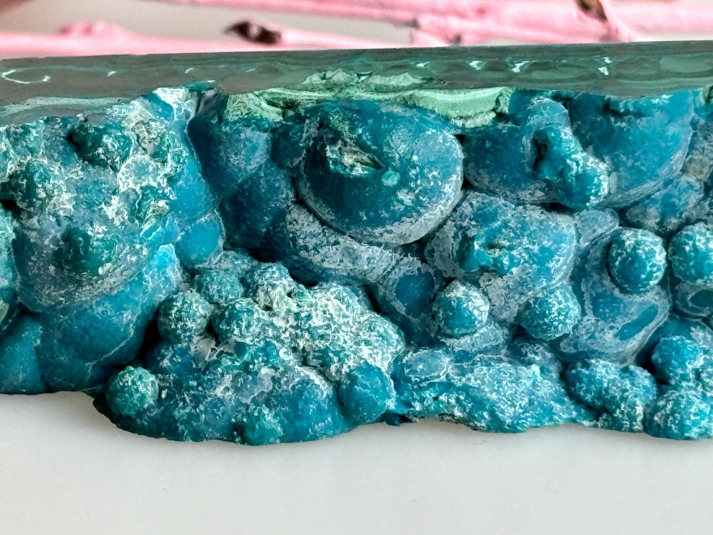 High-quality tower made of chrysocolla and malachite with fascinating druzy side, energy and healing stone