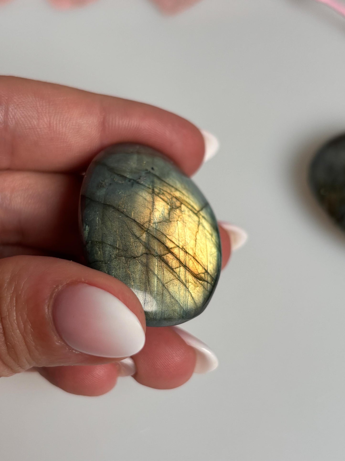 Pocket stone Labradorite with great flash, lucky charm, palmstone, gemstone, unique