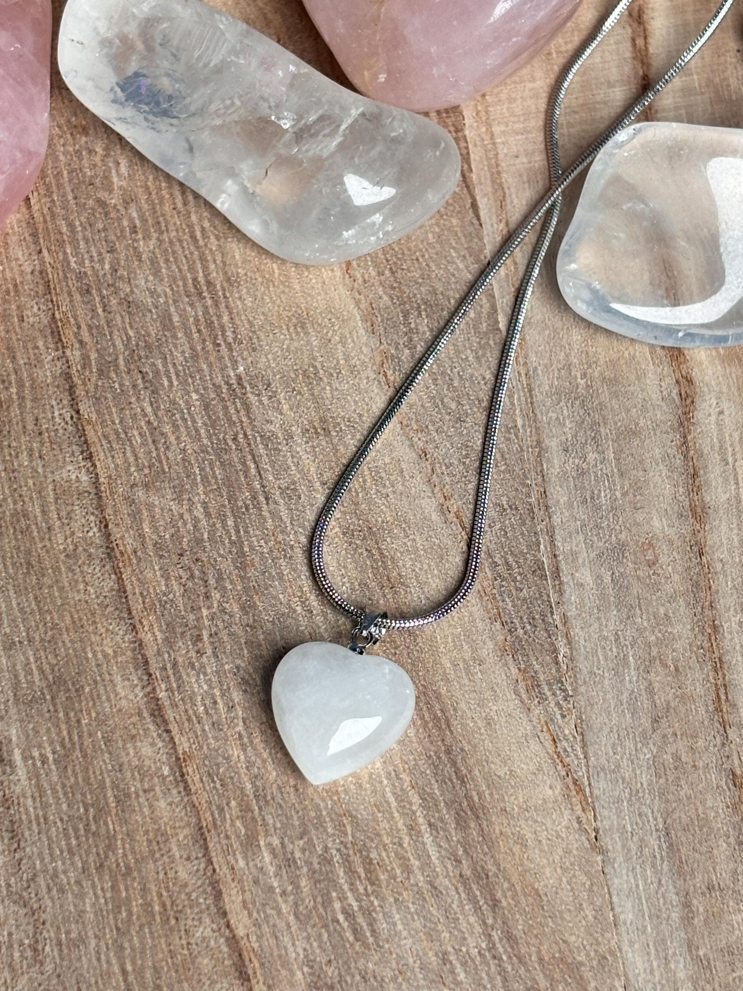 Necklace pendant heart rock crystal small| healing stone| white| transparent| silver| crystal
