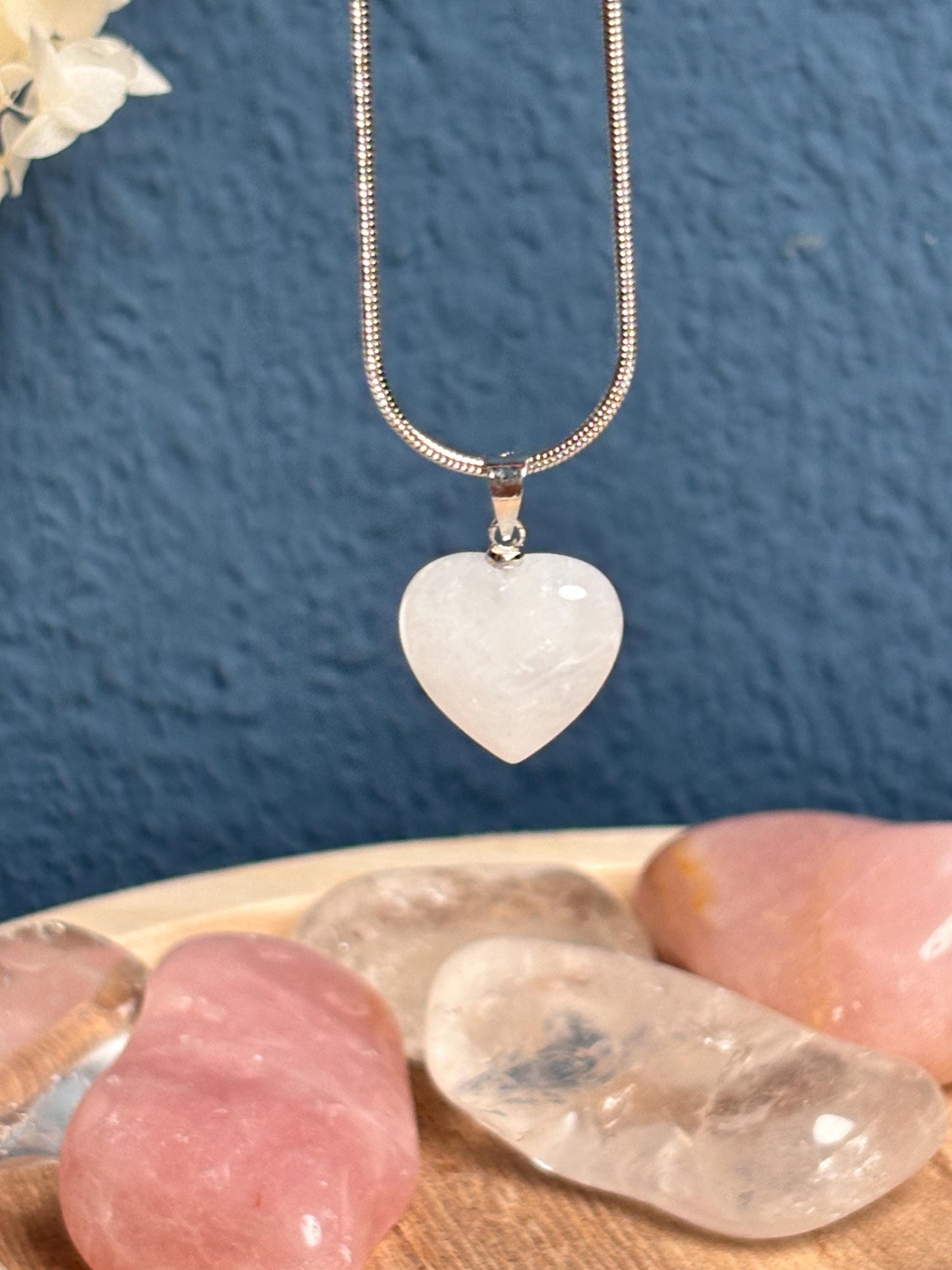 Necklace pendant heart rock crystal small| healing stone| white| transparent| silver| crystal