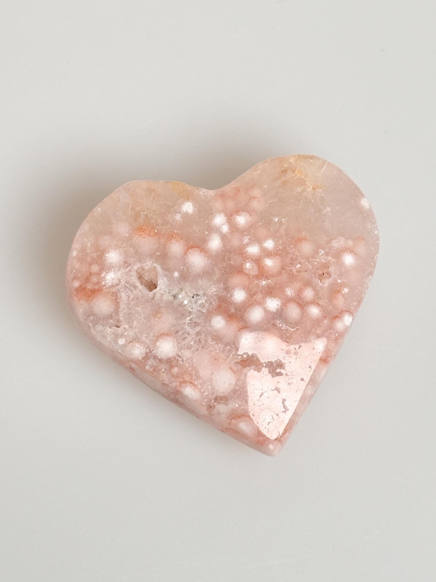 Pink Amethyst Herzen mit Drusen – Wunderschöne Deko aus Kristall – Perfekt für spirituelle Räume und Geschenke