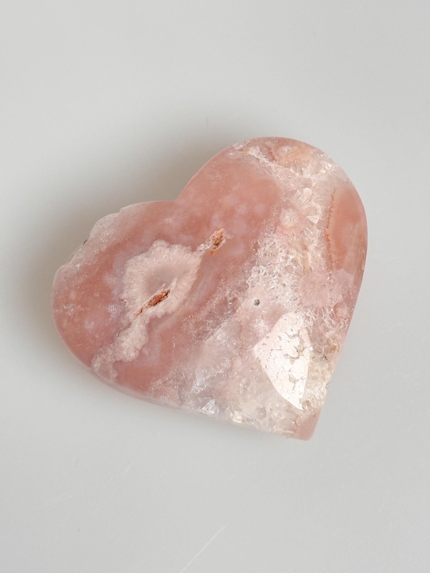 Pink Amethyst Herzen mit Drusen – Wunderschöne Deko aus Kristall – Perfekt für spirituelle Räume und Geschenke