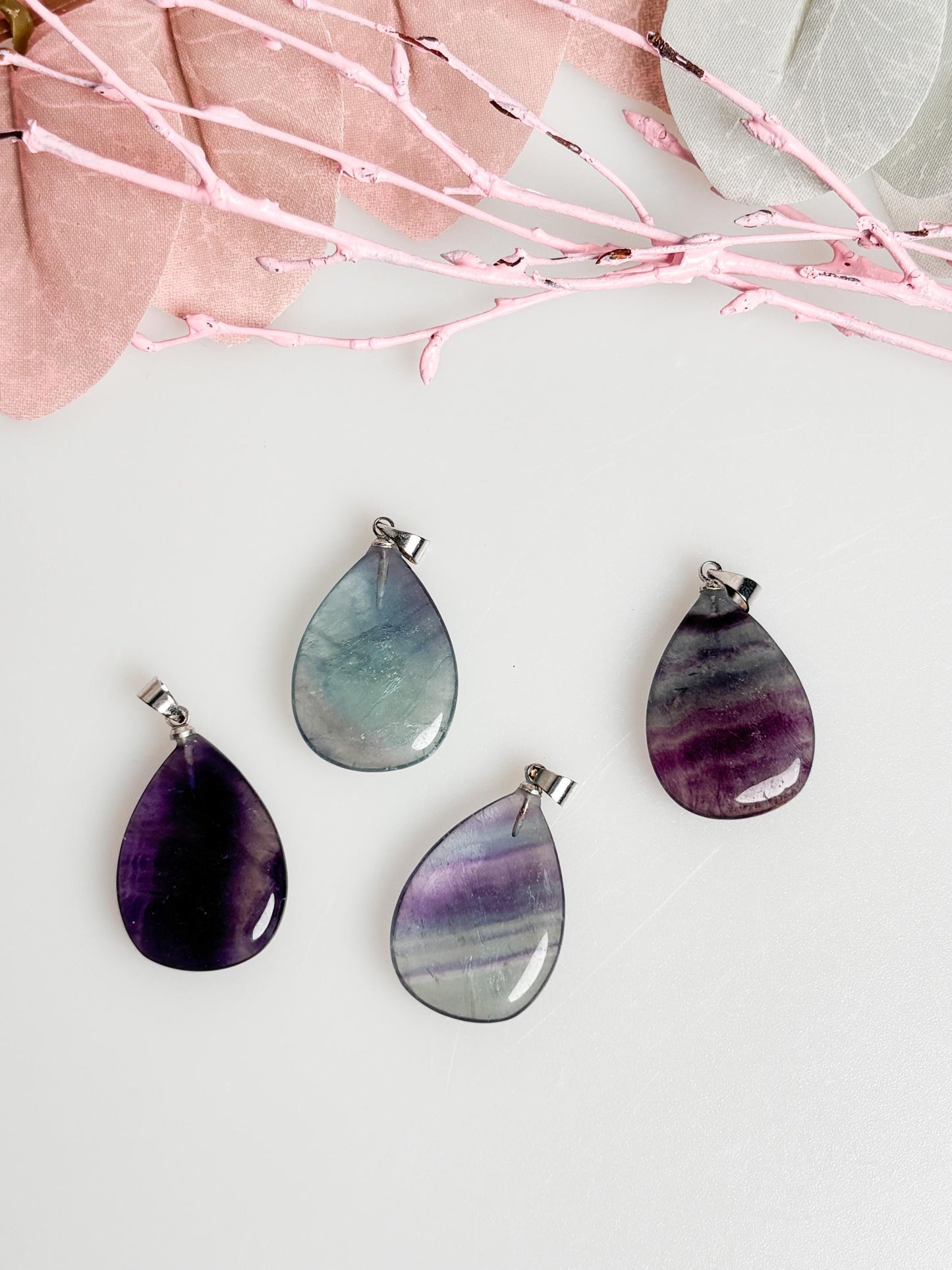 Regenbogenfluorit Tropfen Kettenanhänger – Natürlicher Fluorit Schmuck, Einzigartiges Design