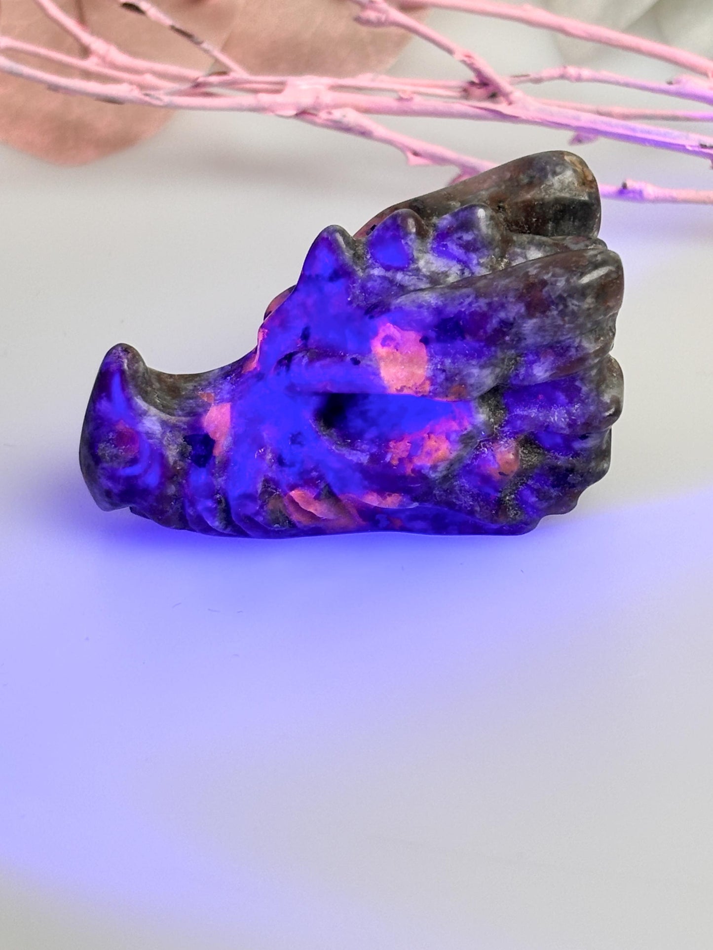 Drachenkopf Carving aus Yooperlite,Größe ca. 5,1x2,6 cm, Einzigartige Dekoration, Spirituelles Geschenk