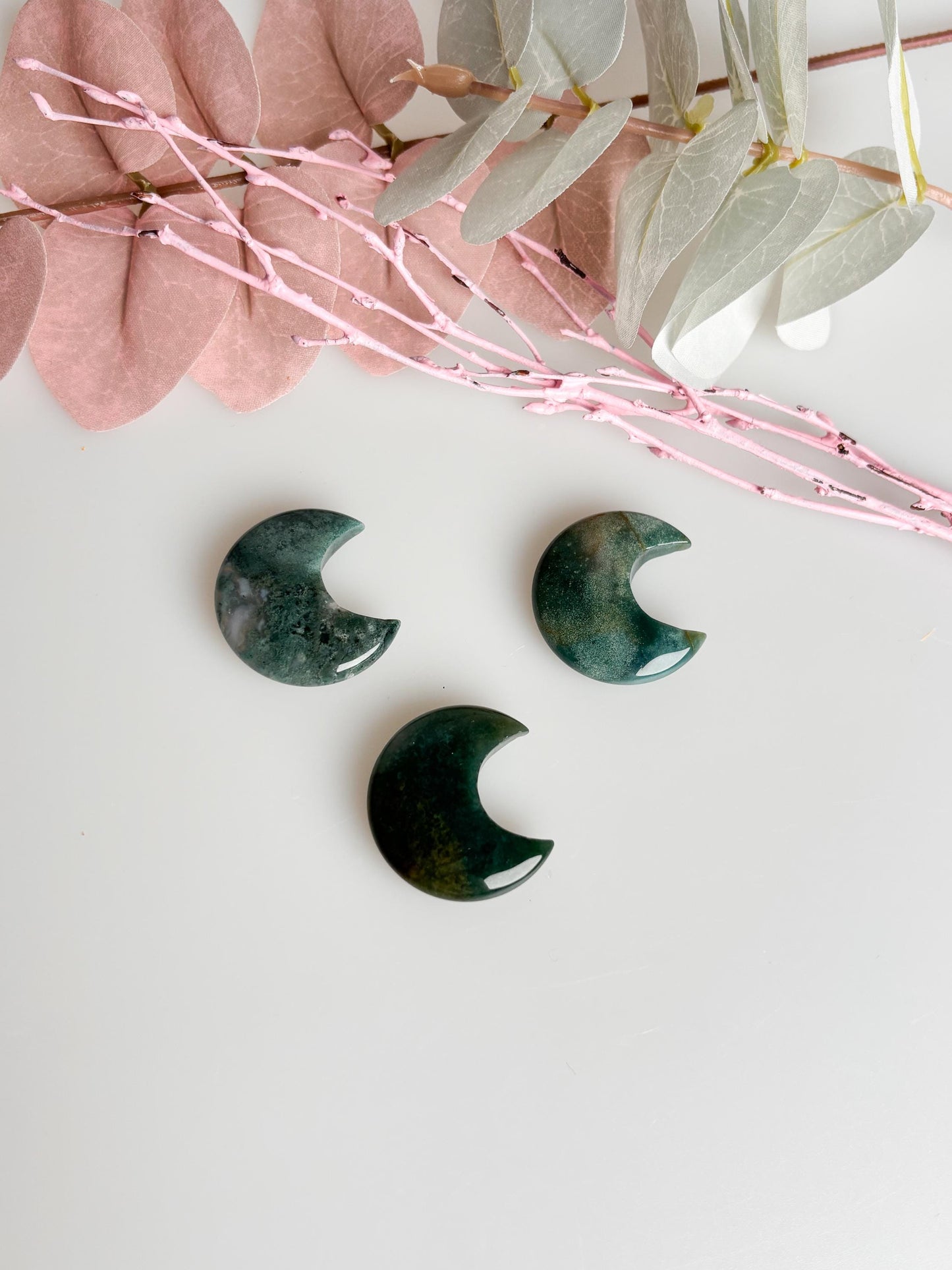 Small Moss Agate Moon Carving – Beautiful decoration for spirituality & home, handcrafted precious detail for your home