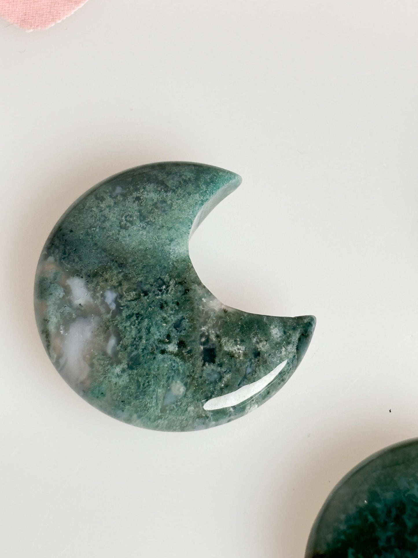 Small Moss Agate Moon Carving – Beautiful decoration for spirituality & home, handcrafted precious detail for your home