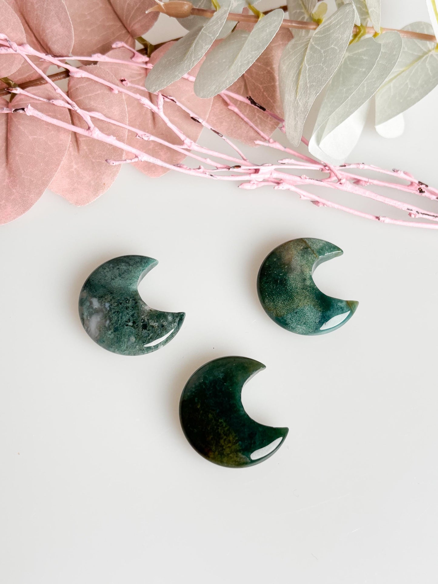 Small Moss Agate Moon Carving – Beautiful decoration for spirituality & home, handcrafted precious detail for your home