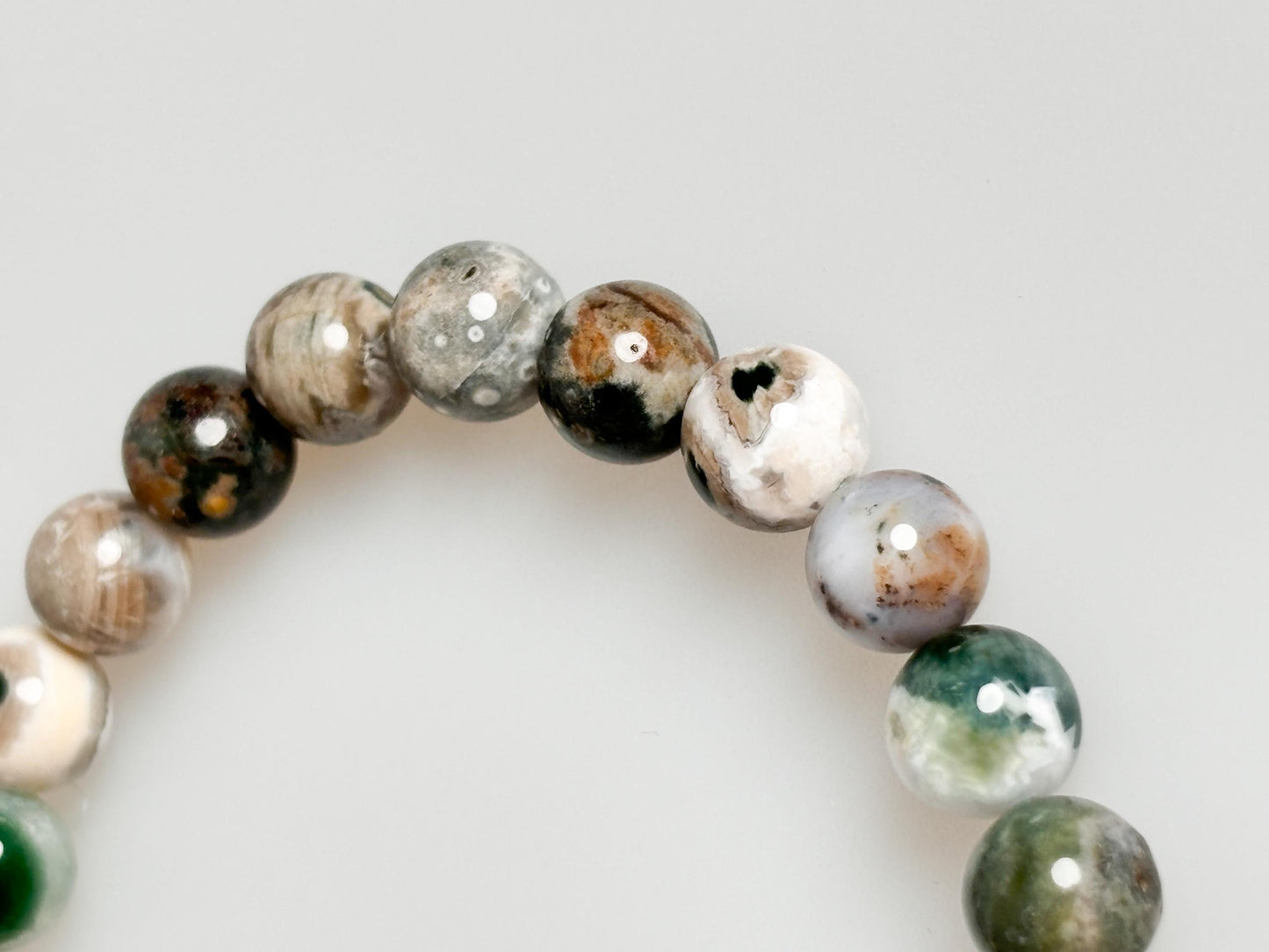 Elastic pearl bracelet with 8 mm moss agate - natural gemstone jewelry|grounding|healing stone