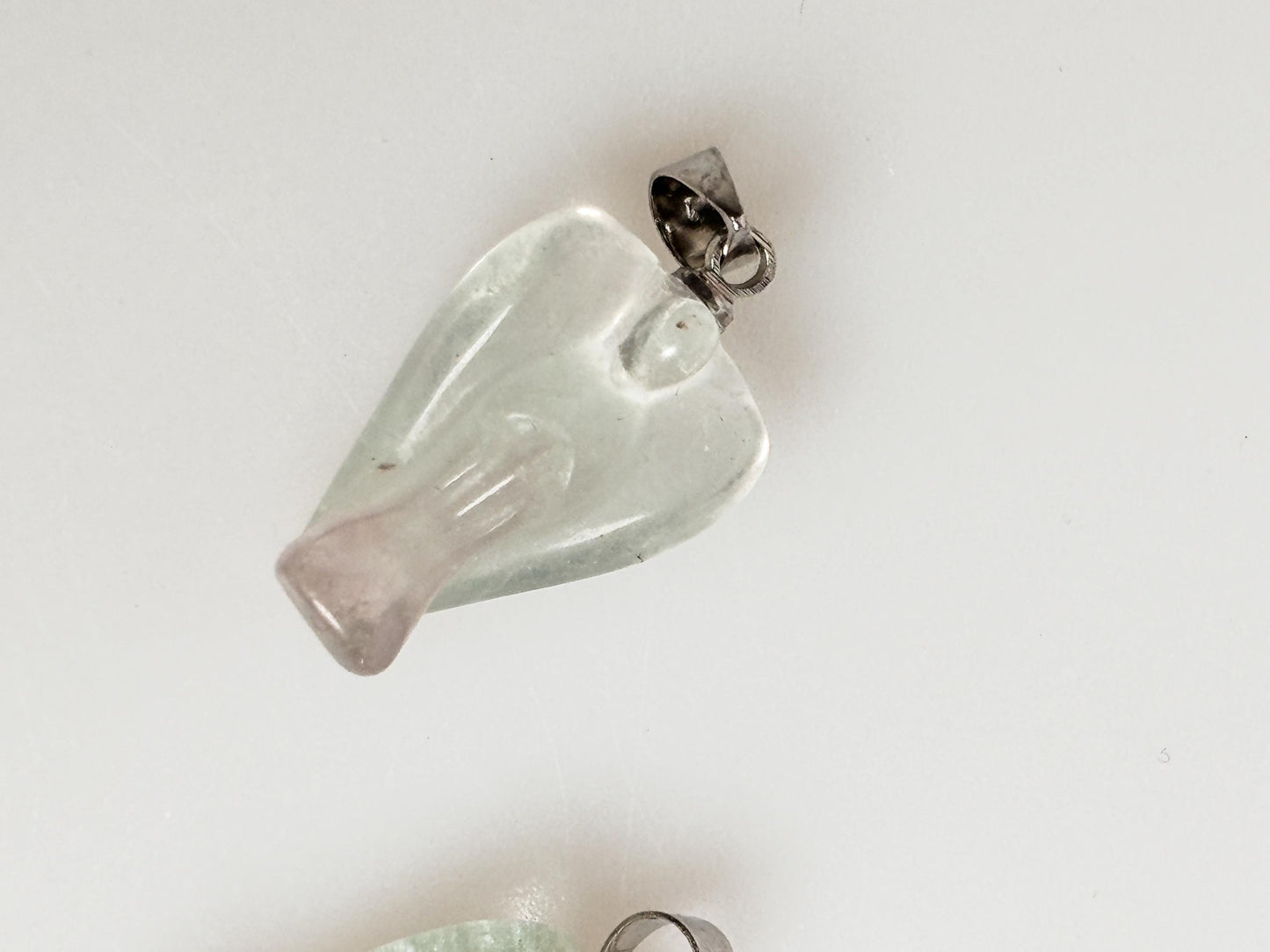 Fluorite Angel Pendant – Protection & Harmony | Healing Stone Pendant Made of Natural Stone | Spiritual Jewelry
