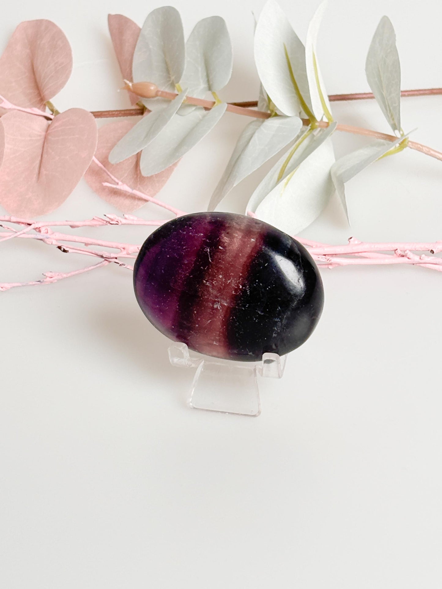 Beautiful Fluorite Palmstone with Unique Banding – Handmade, 82 g, for Meditation, Energy Work and Decoration