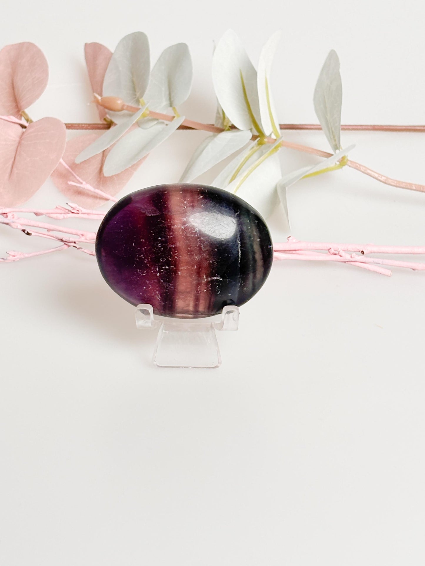 Beautiful Fluorite Palmstone with Unique Banding – Handmade, 82 g, for Meditation, Energy Work and Decoration