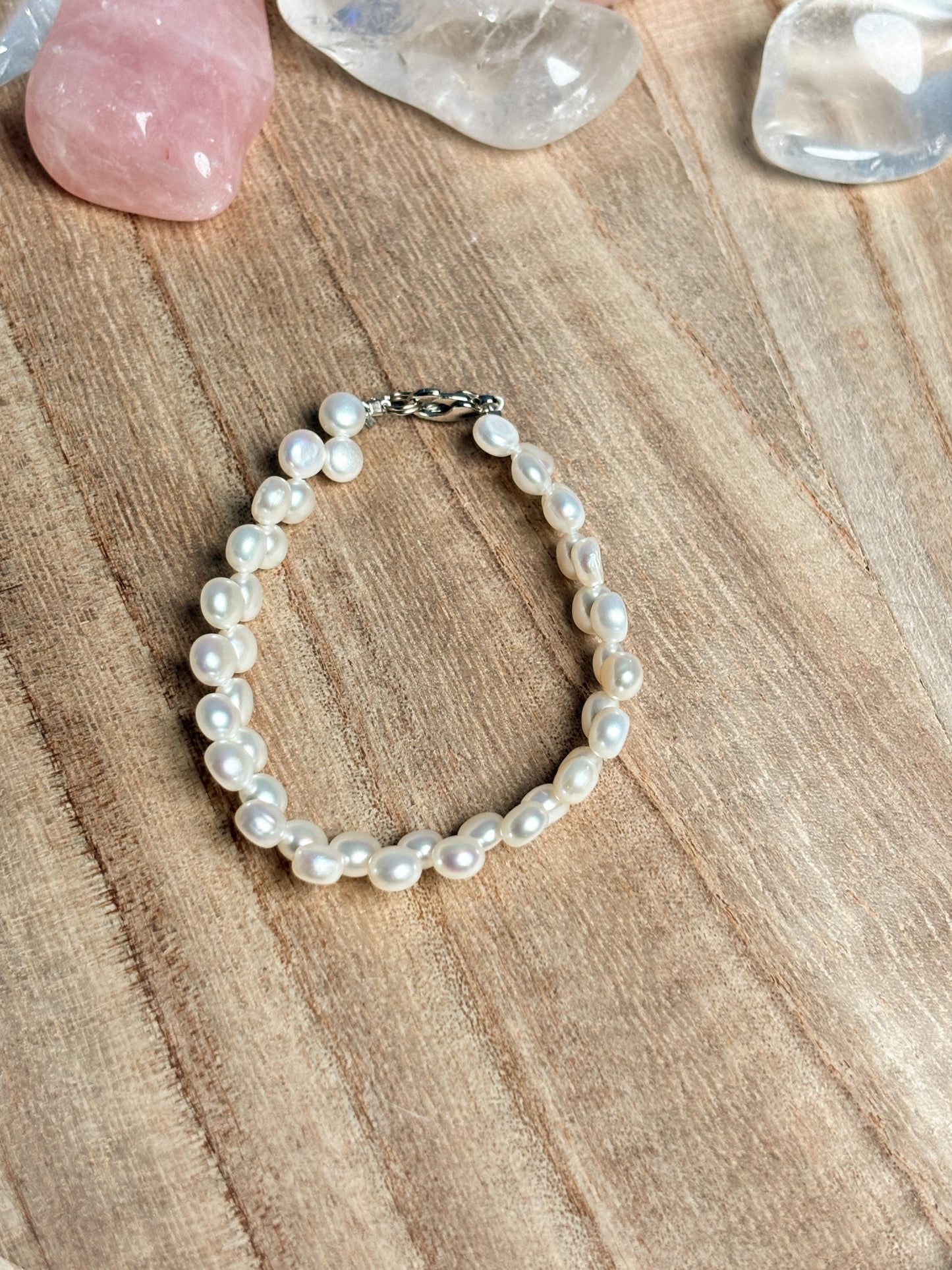 Doppelreihiges Perlenarmband aus echten Süßwasserperlen – Elegantes Schmuckstück für besonderen Anlass