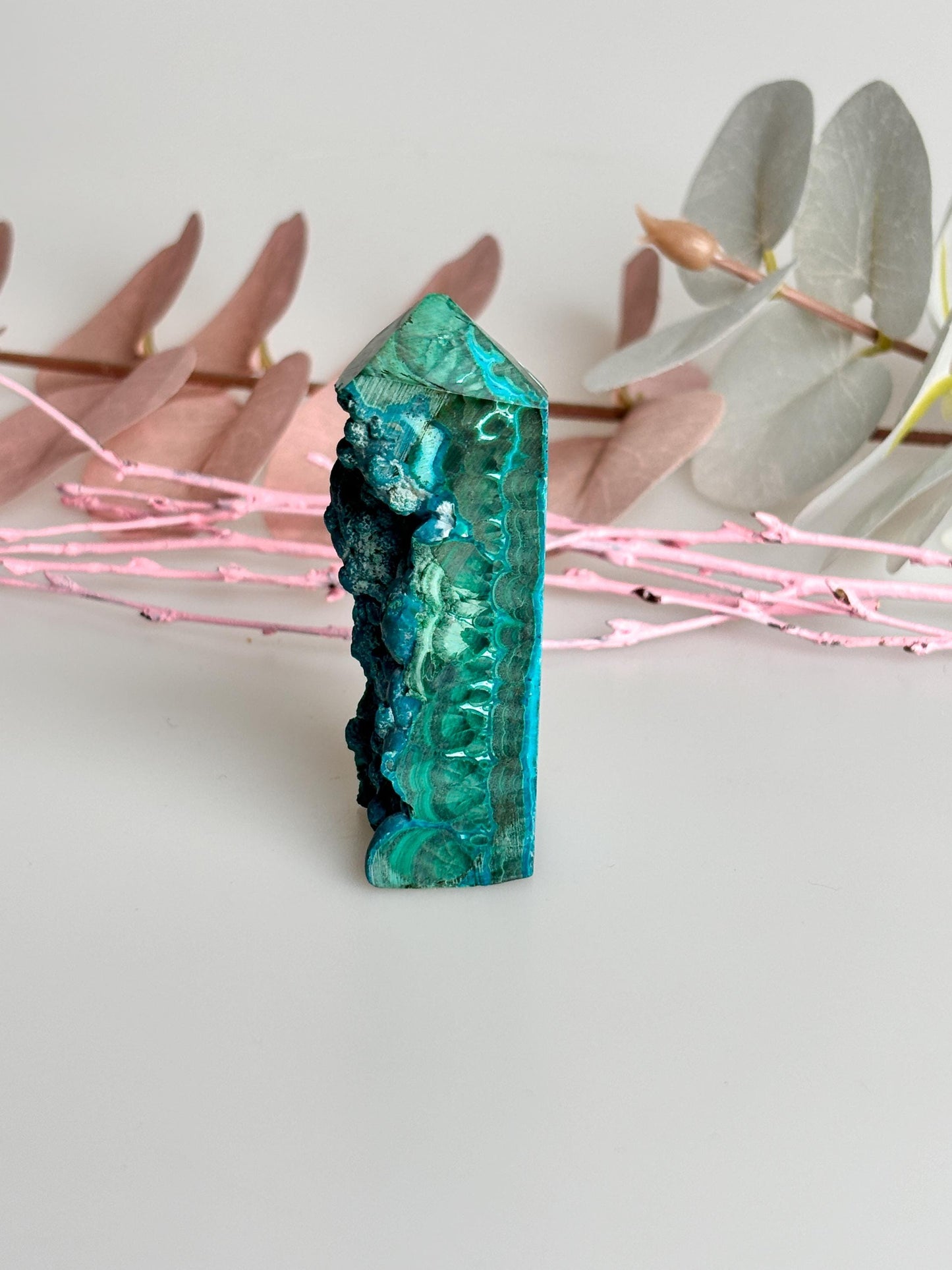 High-quality tower made of chrysocolla and malachite with fascinating druzy side, energy and healing stone