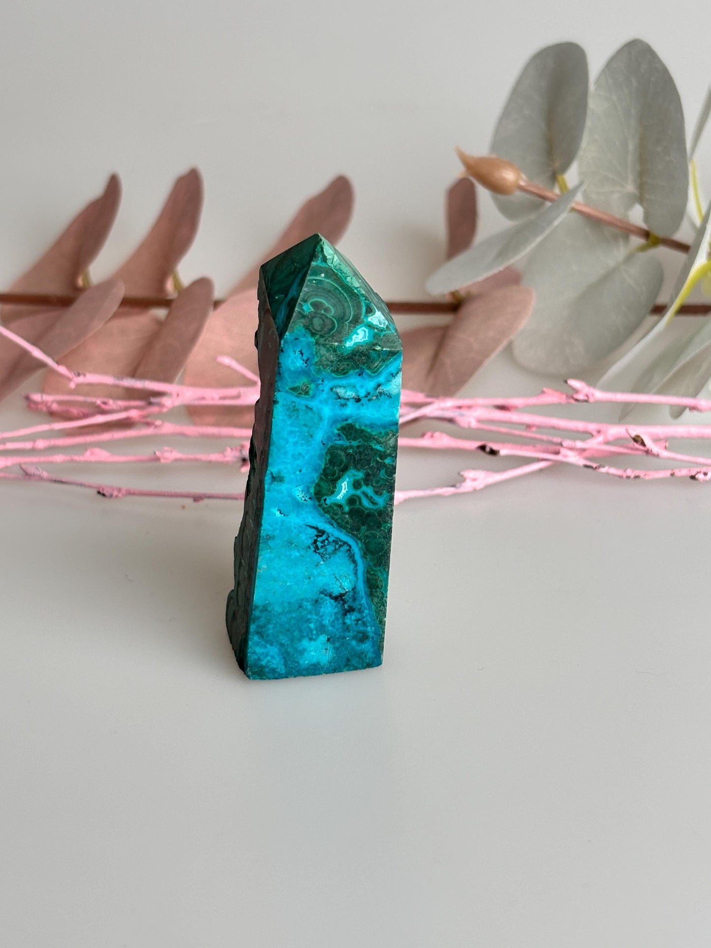 High-quality tower made of chrysocolla and malachite with fascinating druzy side, energy and healing stone