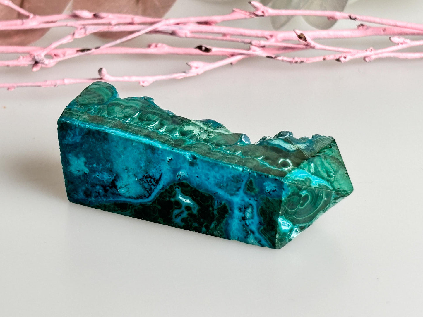 High-quality tower made of chrysocolla and malachite with fascinating druzy side, energy and healing stone