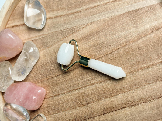 Handy facial massage roller for on the go | Compact | ideal for travel | Relaxation & care everywhere