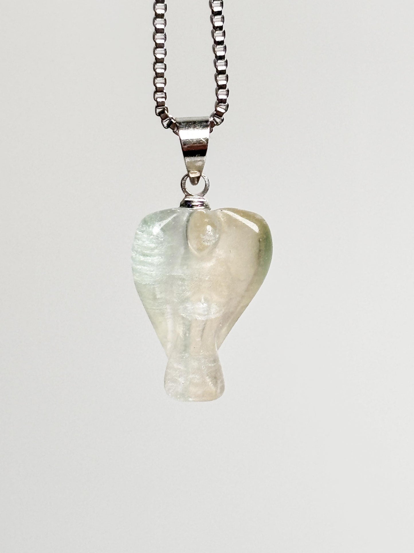 Fluorite Angel Pendant – Protection & Harmony | Healing Stone Pendant Made of Natural Stone | Spiritual Jewelry