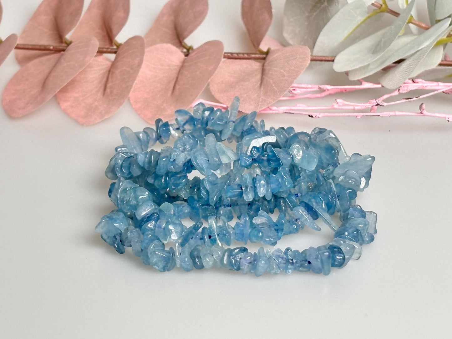 Elastic Aquamarine Chip Bracelet – Natural Gemstone, Handmade, Calming Effect, Perfect Gift