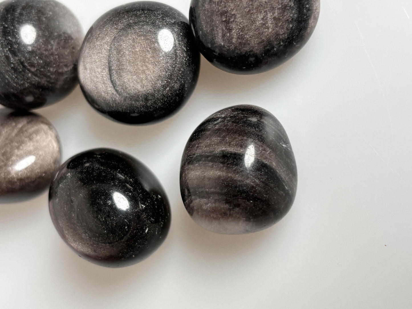 Silver Obsidian Tumbled Stones – With unique flash effect, energy stone for protection, healing & meditation, approx. 2.3cm