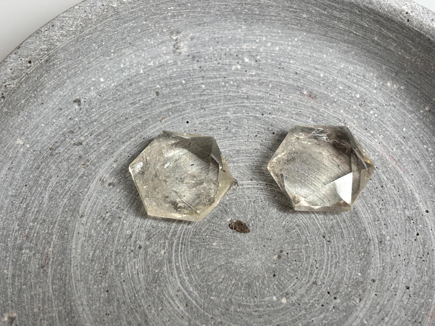 Small hexagon crystals made of citrine, rose quartz and labradorite – gemstone decoration and perfect gift for crystal lovers