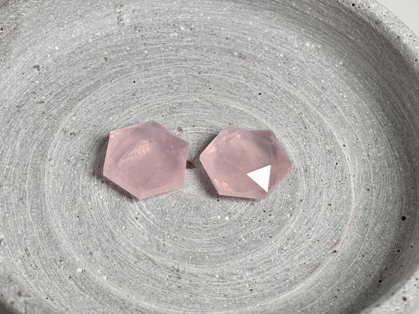 Small hexagon crystals made of citrine, rose quartz and labradorite – gemstone decoration and perfect gift for crystal lovers