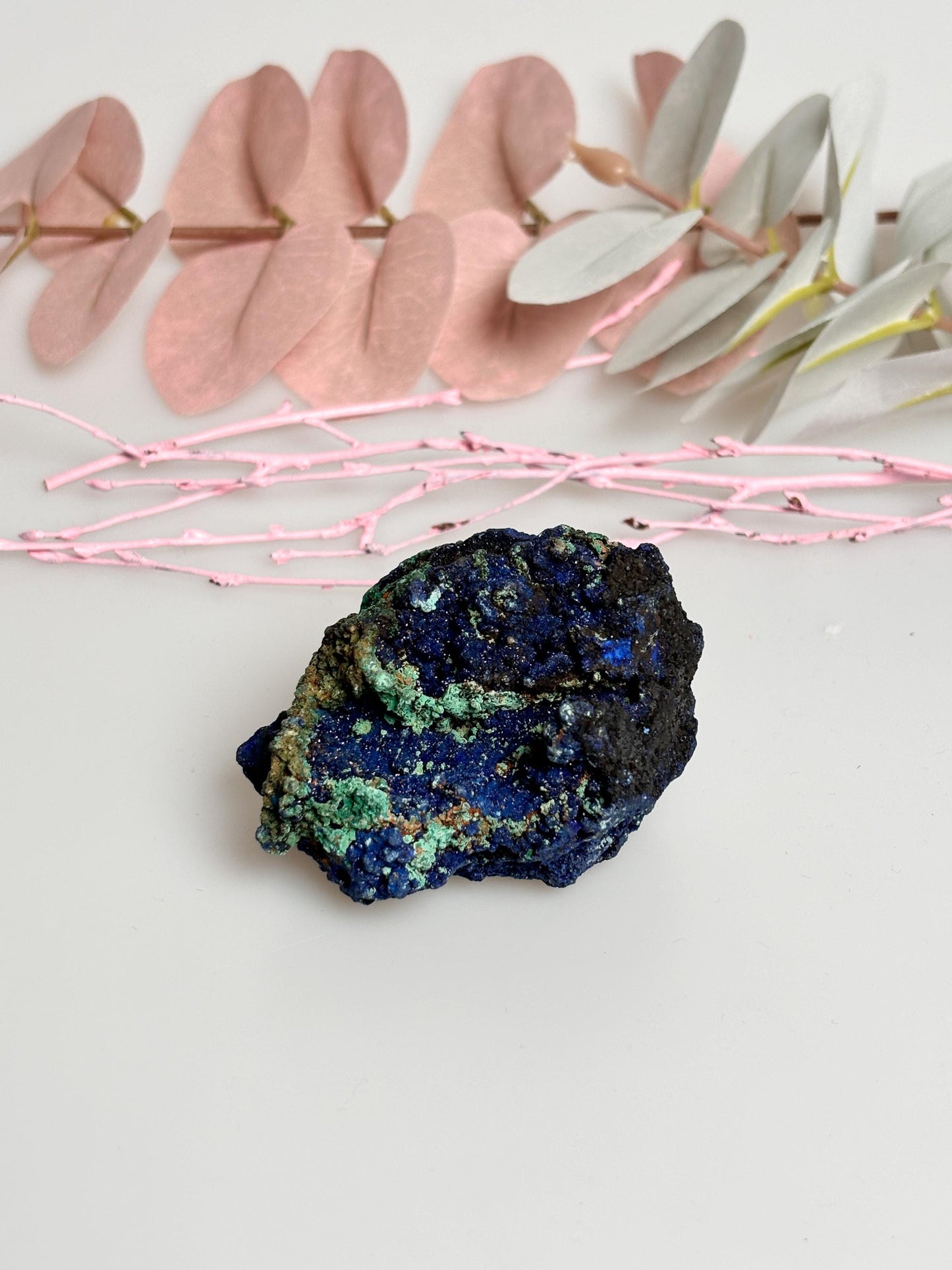 Azurit Natursteinstück mit schöner Struktur und Glitzer - Kristallstufe, einzigartiges Mineral für Sammler und Dekoration