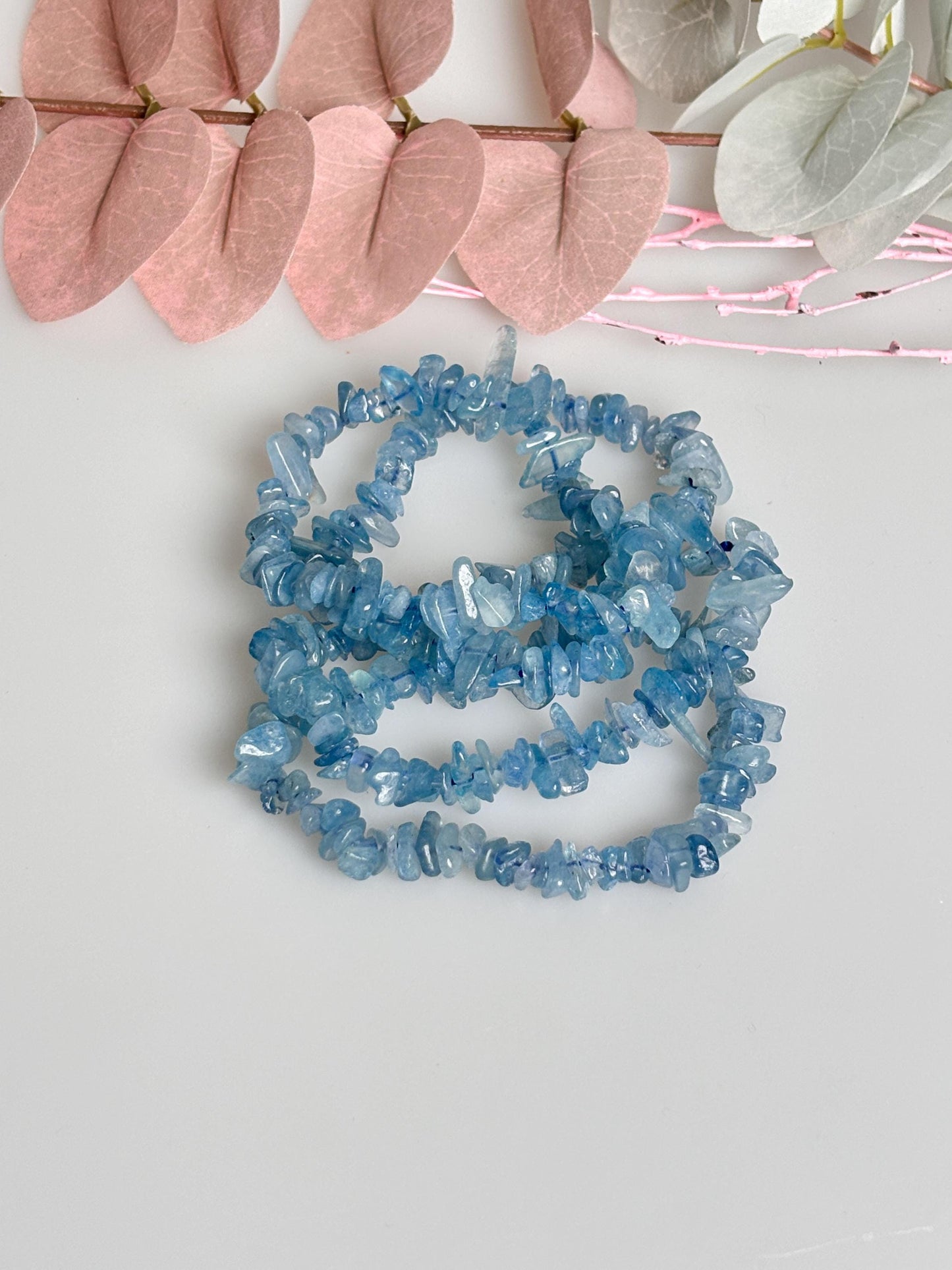Elastic Aquamarine Chip Bracelet – Natural Gemstone, Handmade, Calming Effect, Perfect Gift