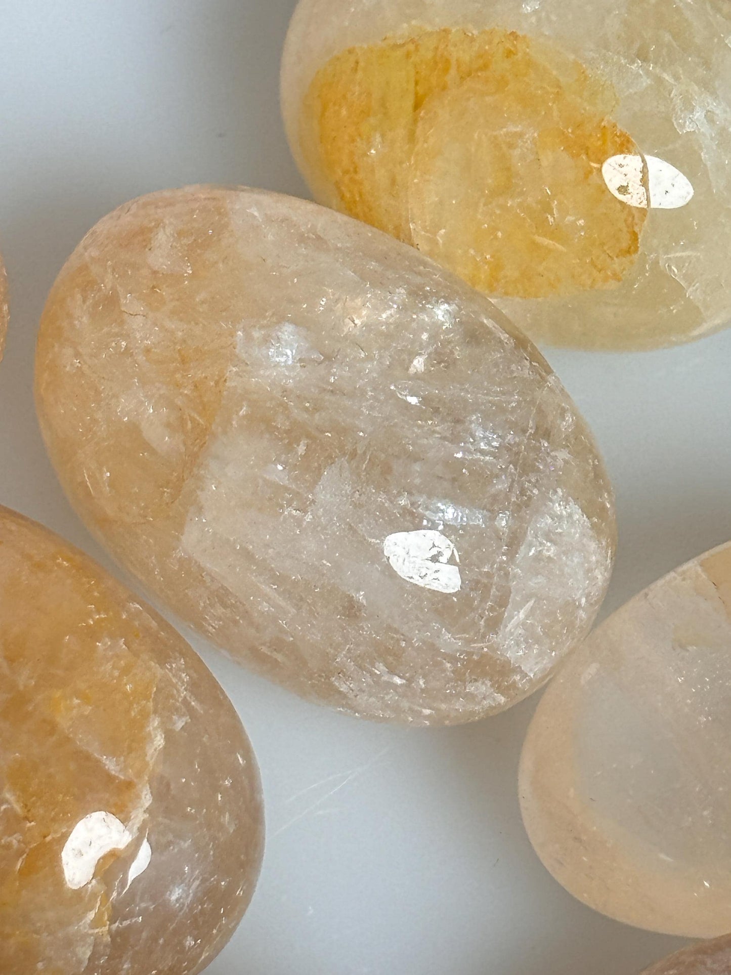 Hochwertige Golden Healer Trommelsteine mit Regenbögen Energiestein für Heilung, Klarheit & spirituelles Wachstum