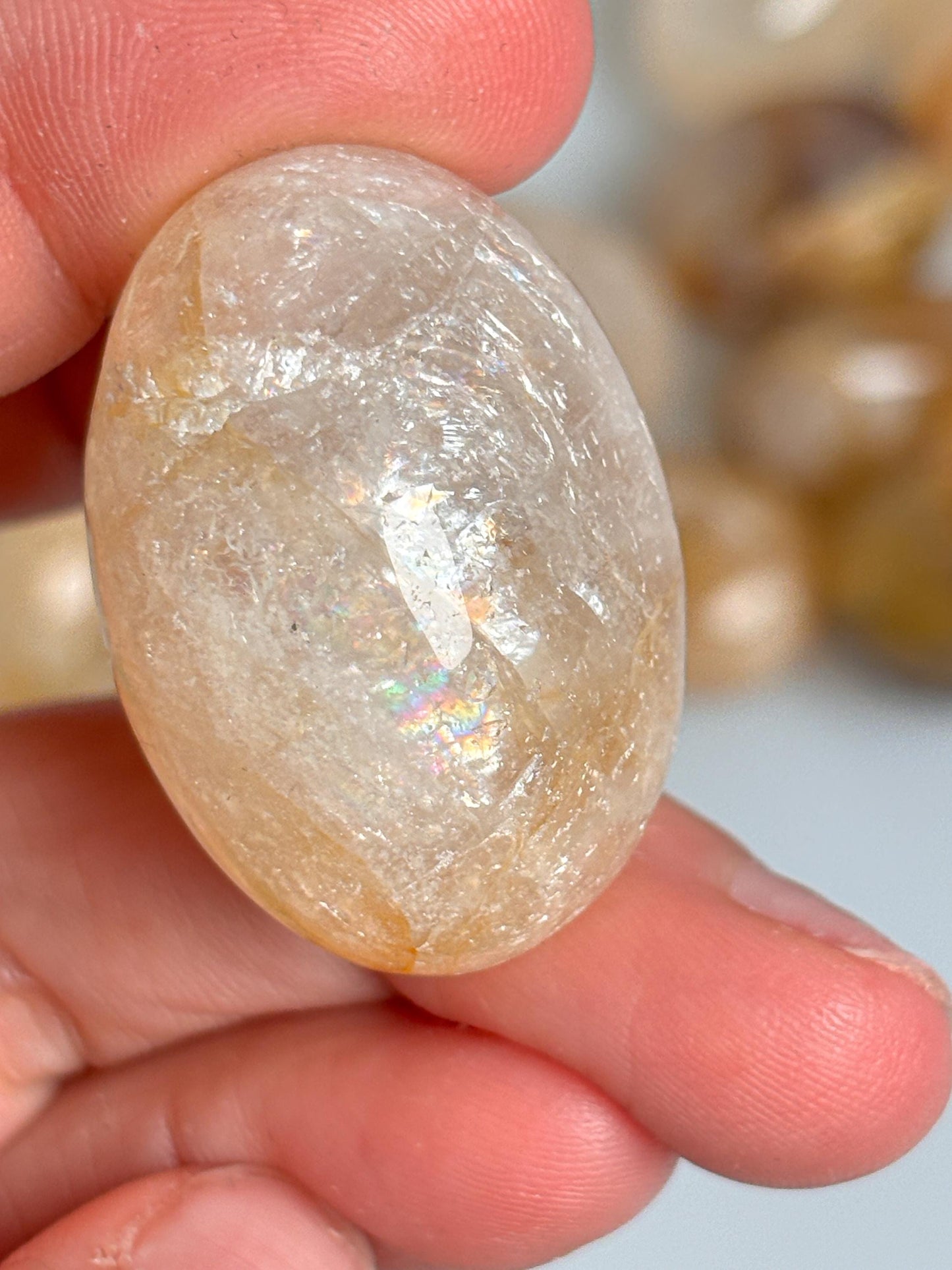 Hochwertige Golden Healer Trommelsteine mit Regenbögen Energiestein für Heilung, Klarheit & spirituelles Wachstum