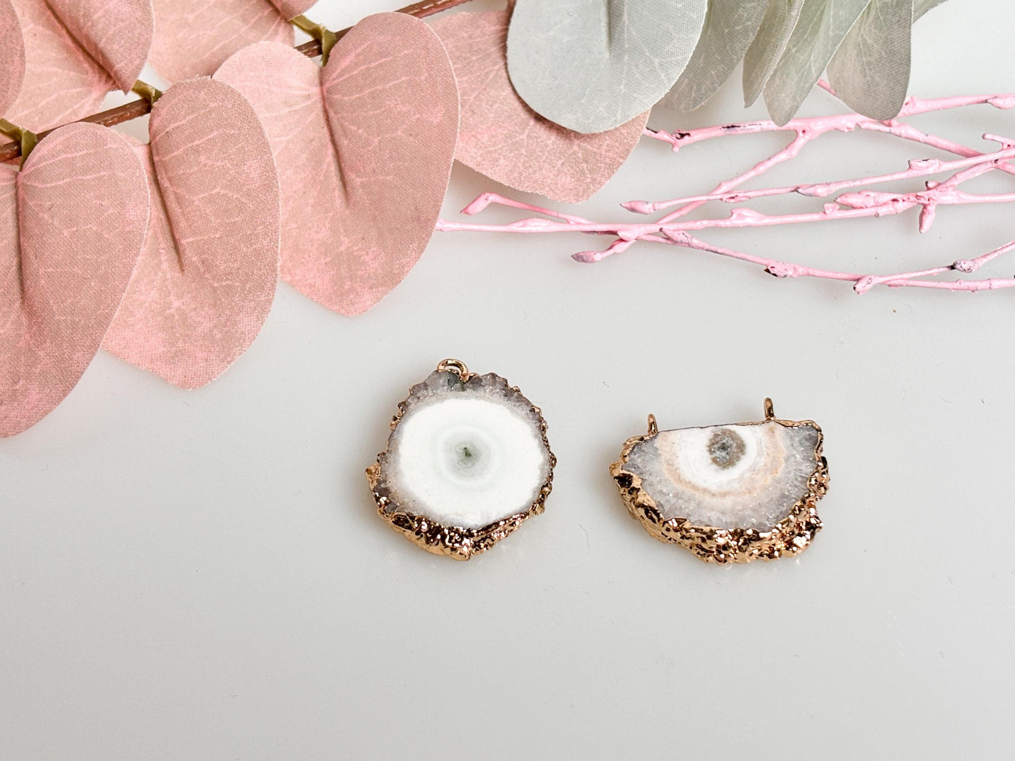 Elegant necklace pendant made of Druzy agate disc with gold border – unique piece of jewelry and perfect gift