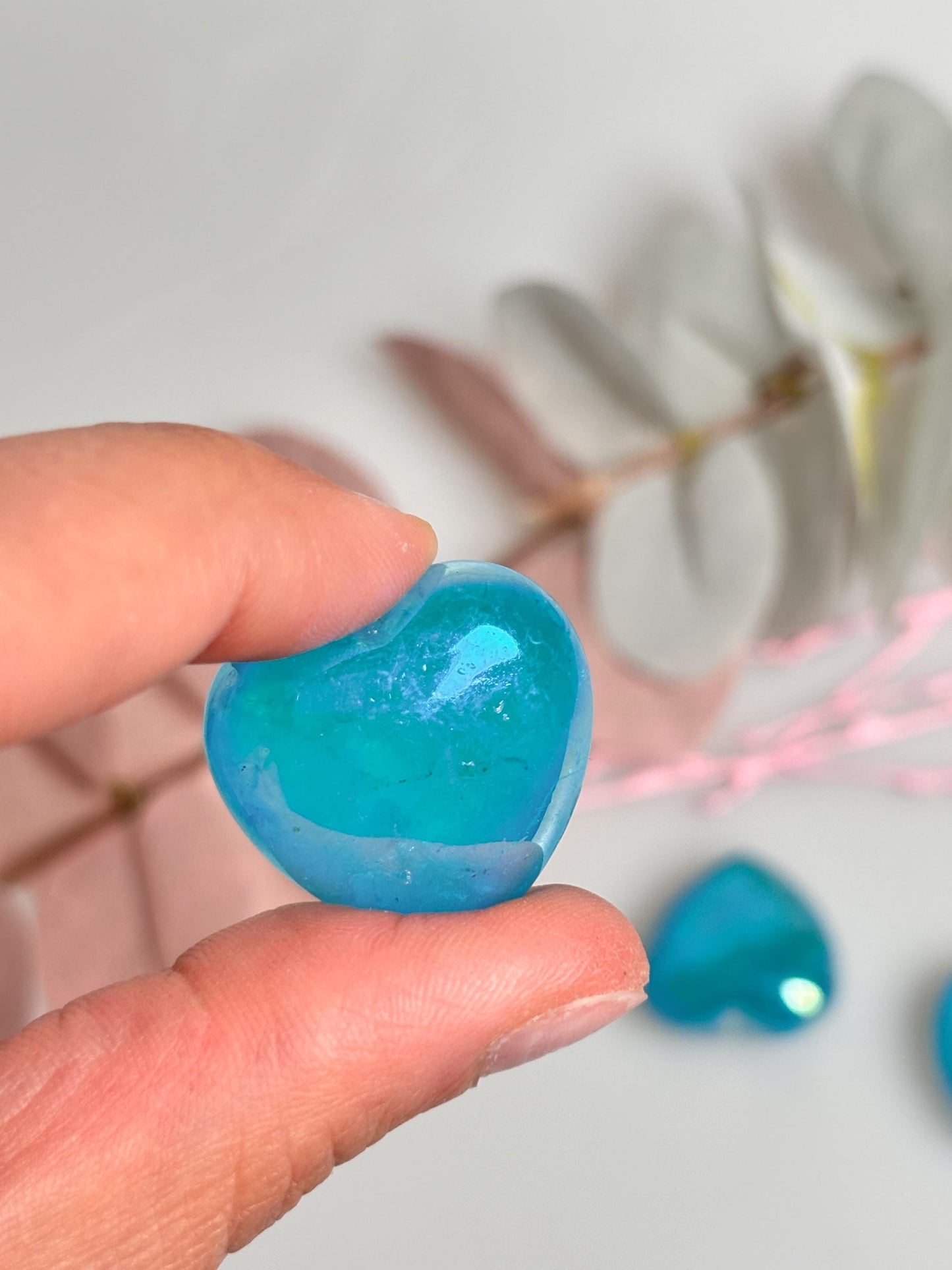 Blue Angel Aura Heart 2.4cm – Magical decorative object, healing stone, perfect gift for spiritual and gemstone lovers