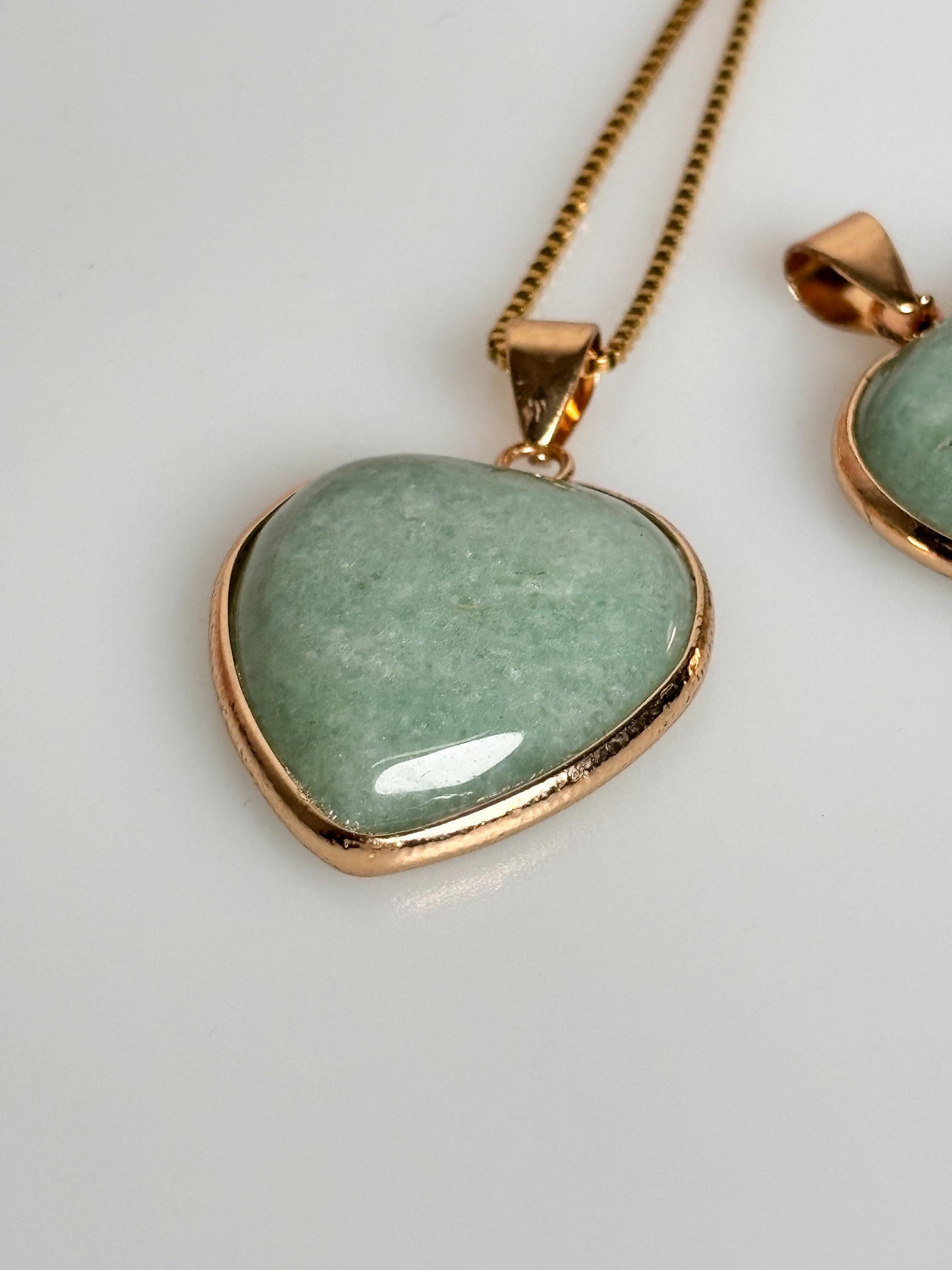 Beautiful Aventurine Heart Pendant, Gold-Colored – Natural Gemstone Jewelry