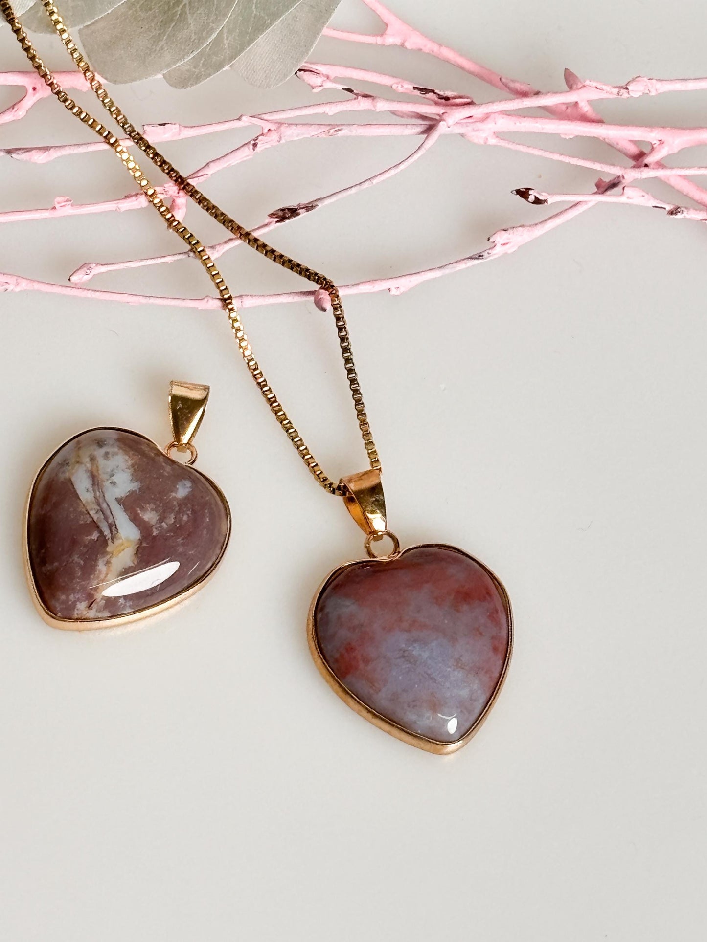 Ocean Jasper heart pendant with great drawing in gold-colored setting – gemstone jewelry for women