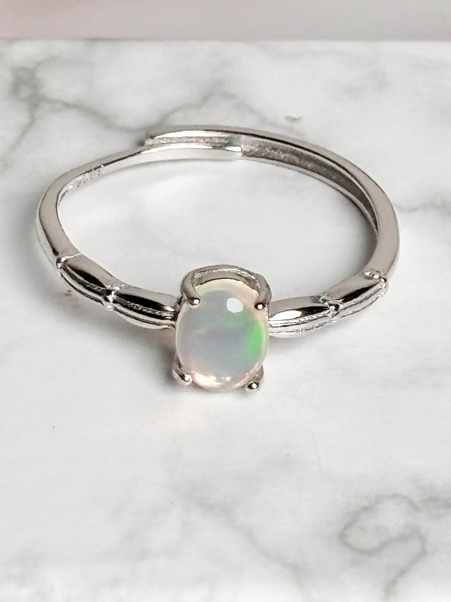 925 silver ring with white opal, adjustable size – Elegant ring for women, fine & timeless, perfect gift